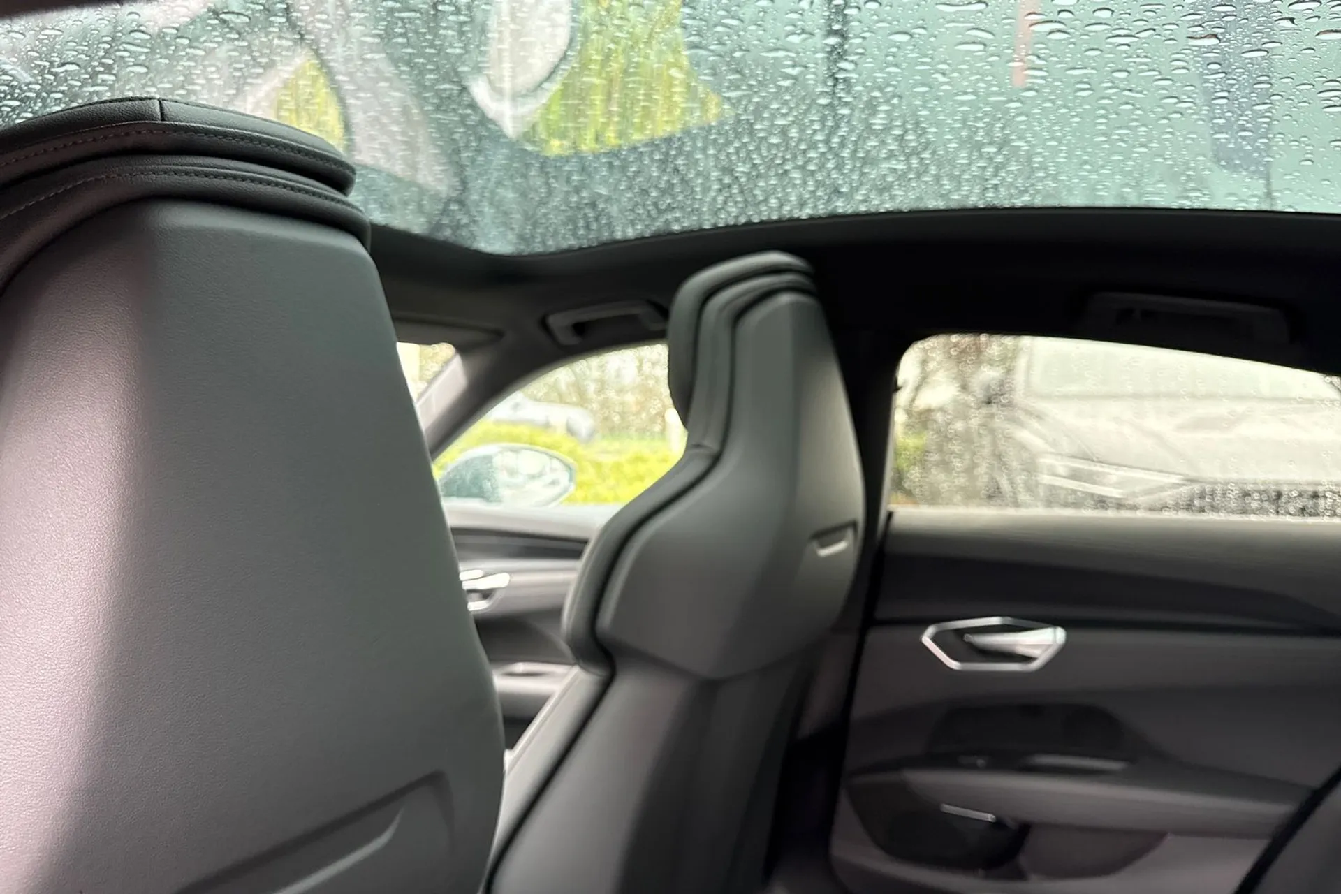 Audi e-tron GT thumbnail image number 47