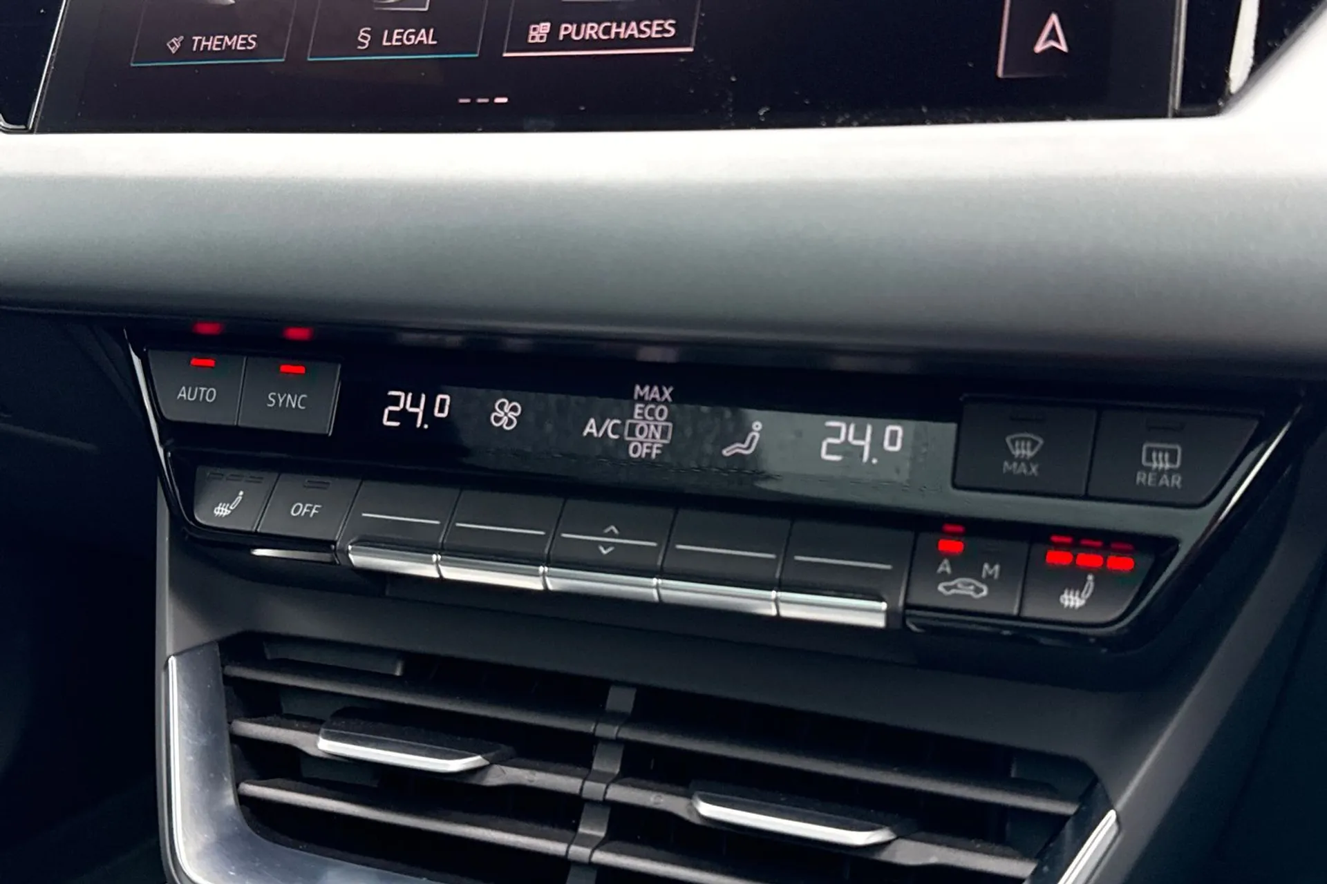 Audi e-tron GT thumbnail image number 38