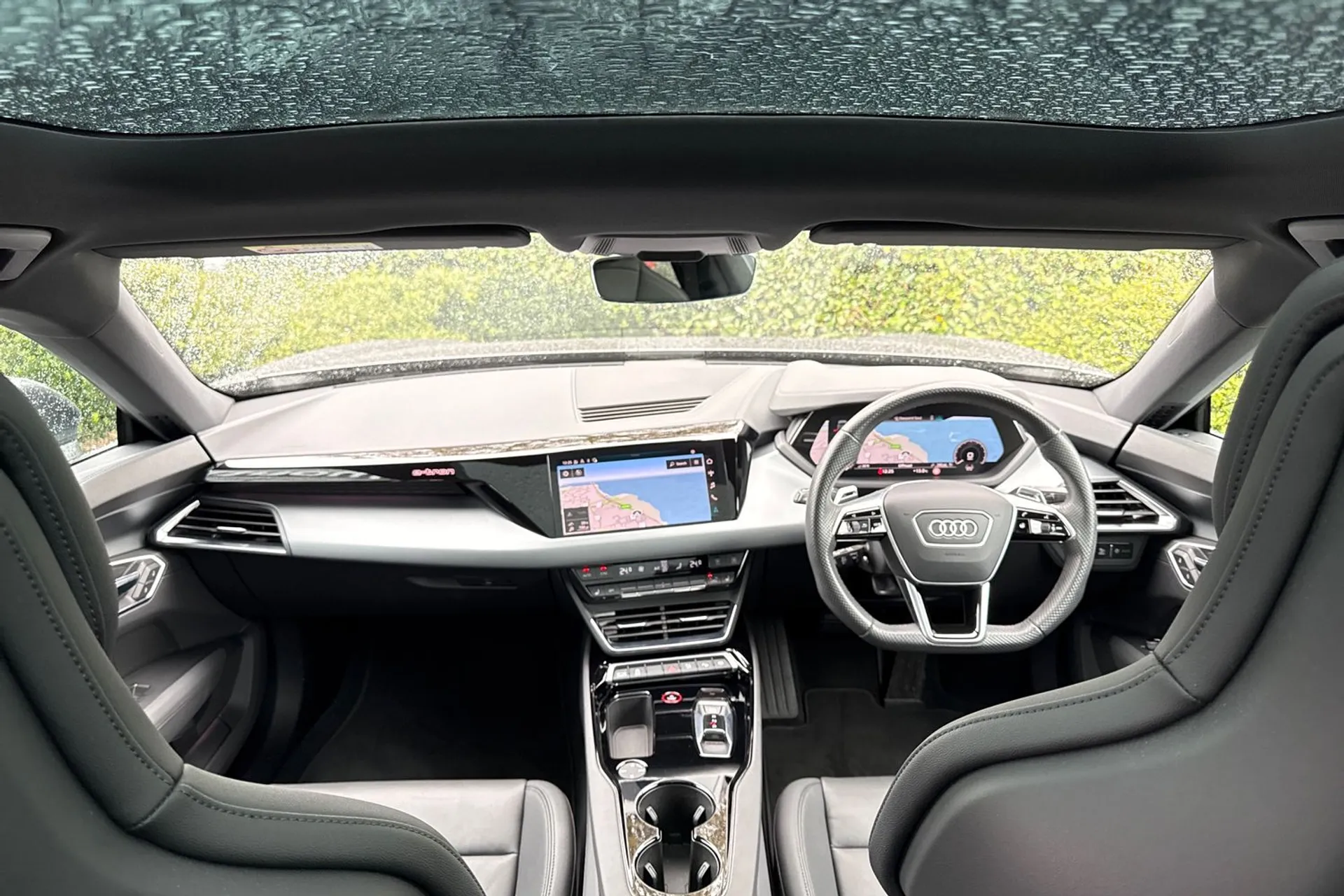 Audi e-tron GT thumbnail image number 50