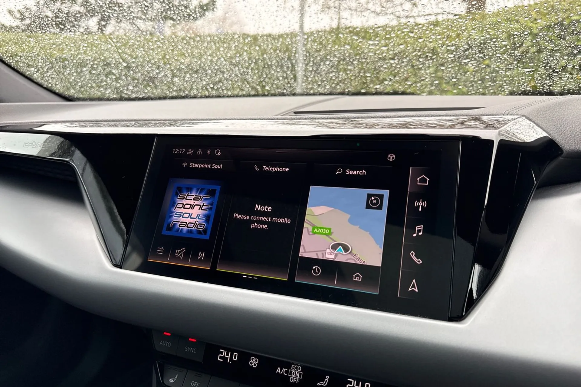 Audi e-tron GT thumbnail image number 22