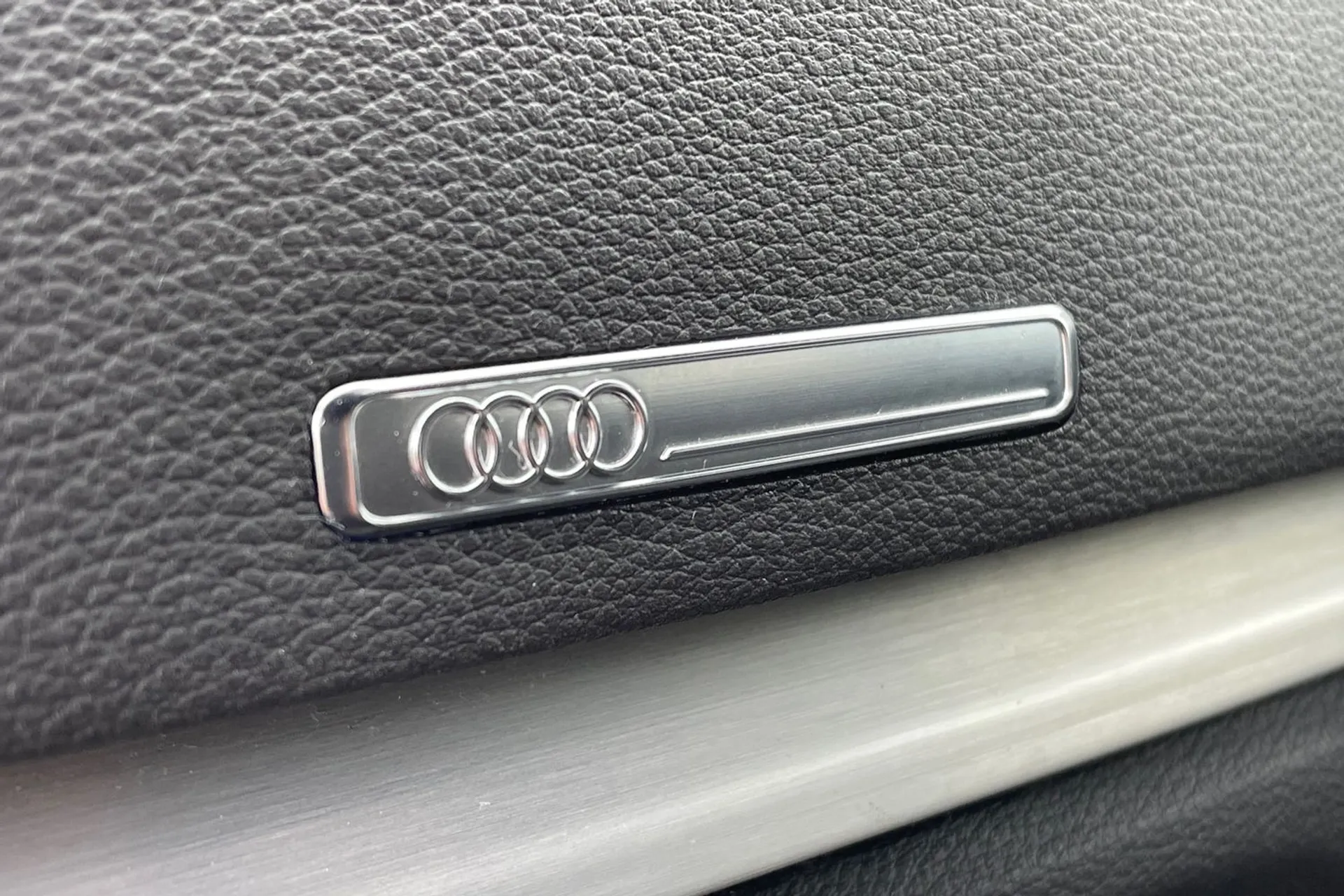 Audi A3 thumbnail image number 37