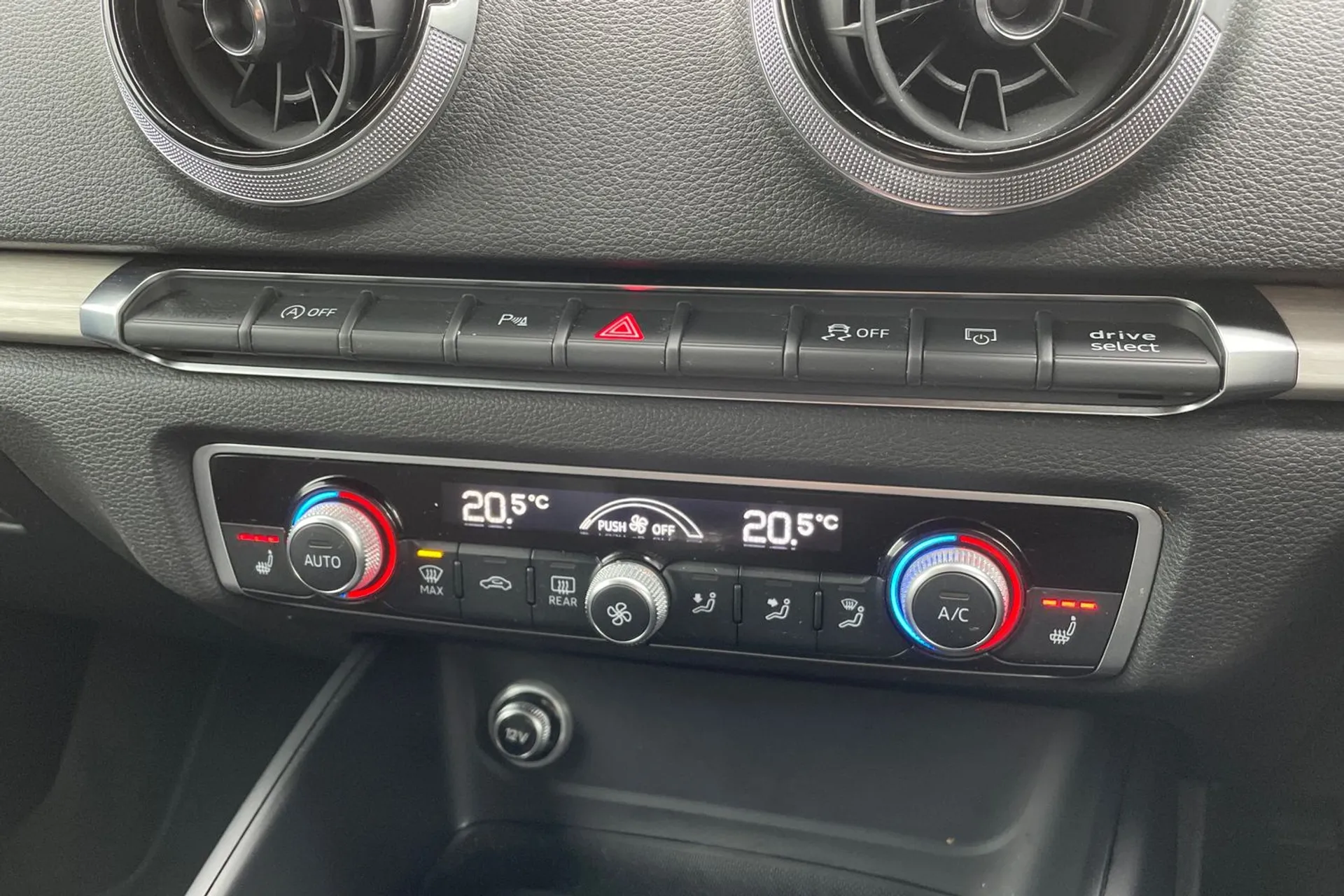 Audi A3 thumbnail image number 10