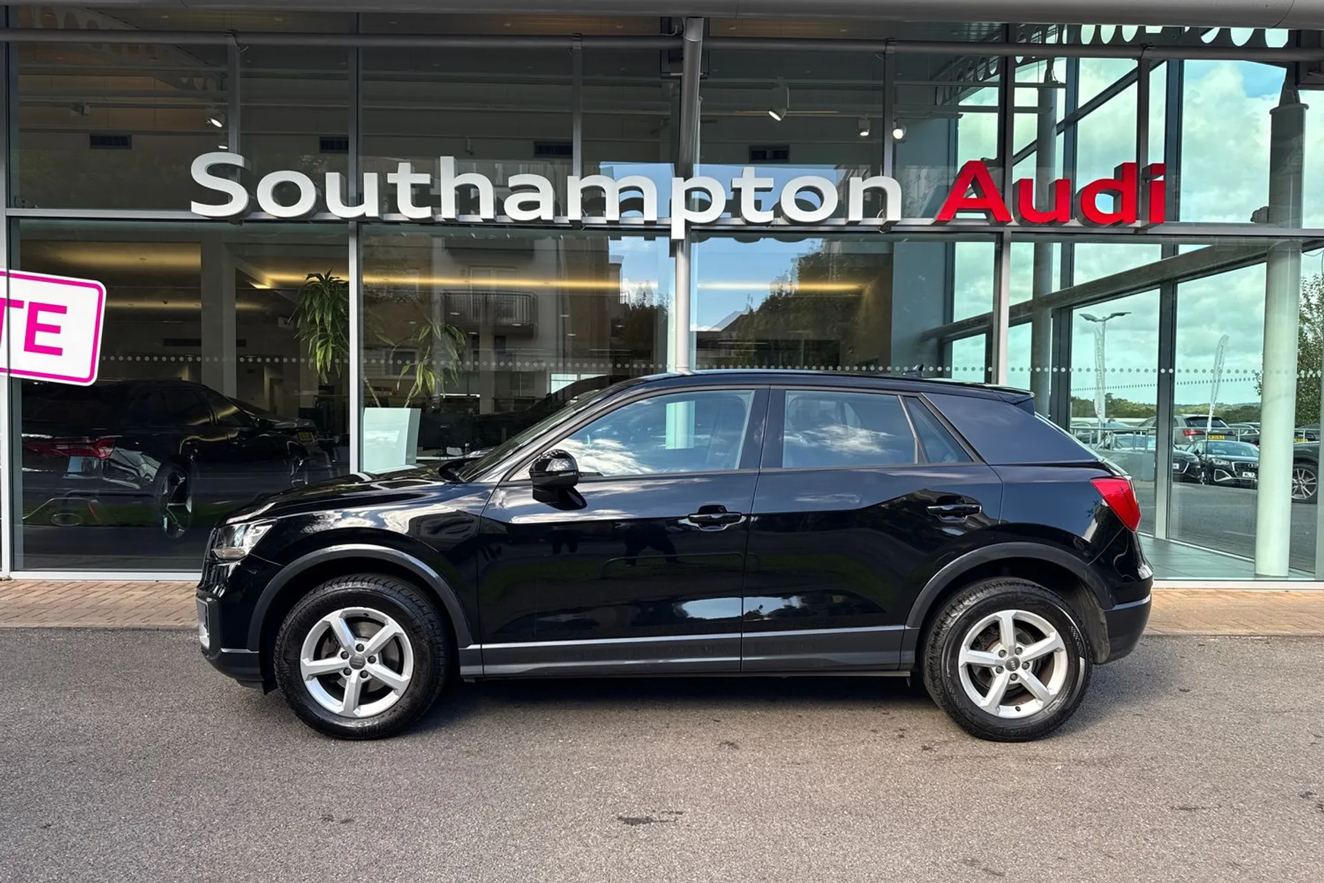 Audi Q2 thumbnail image number 8