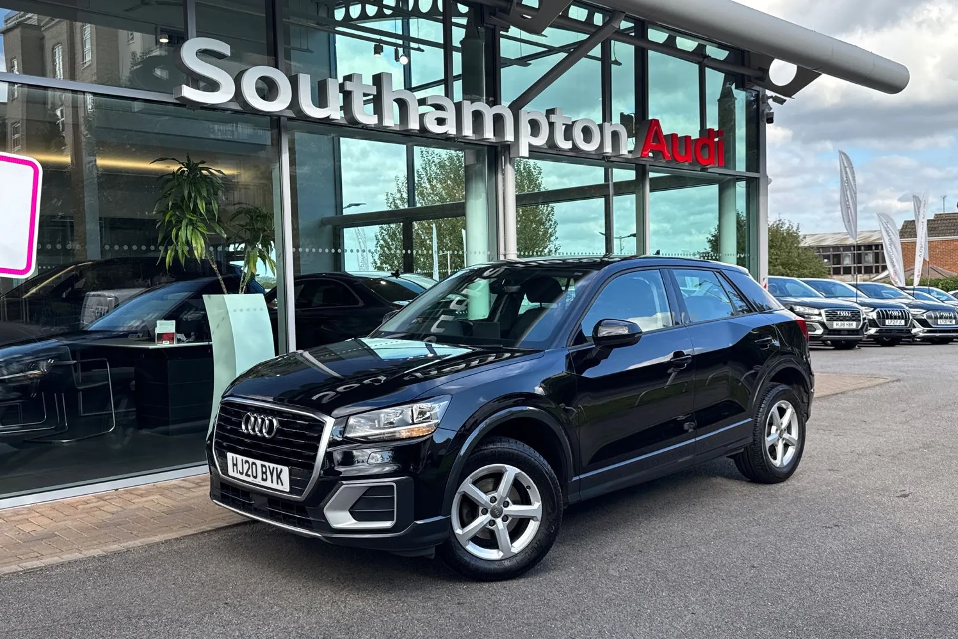 Audi Q2 thumbnail image number 9