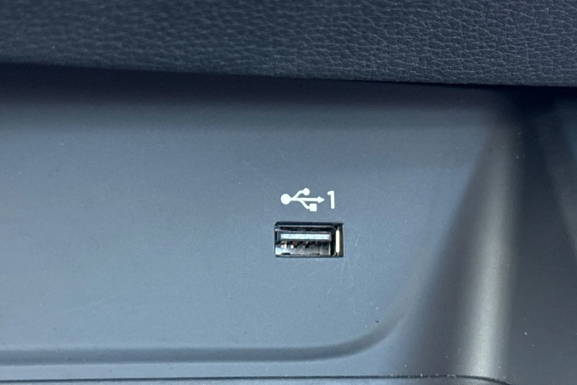 Audi A5 thumbnail image number 43