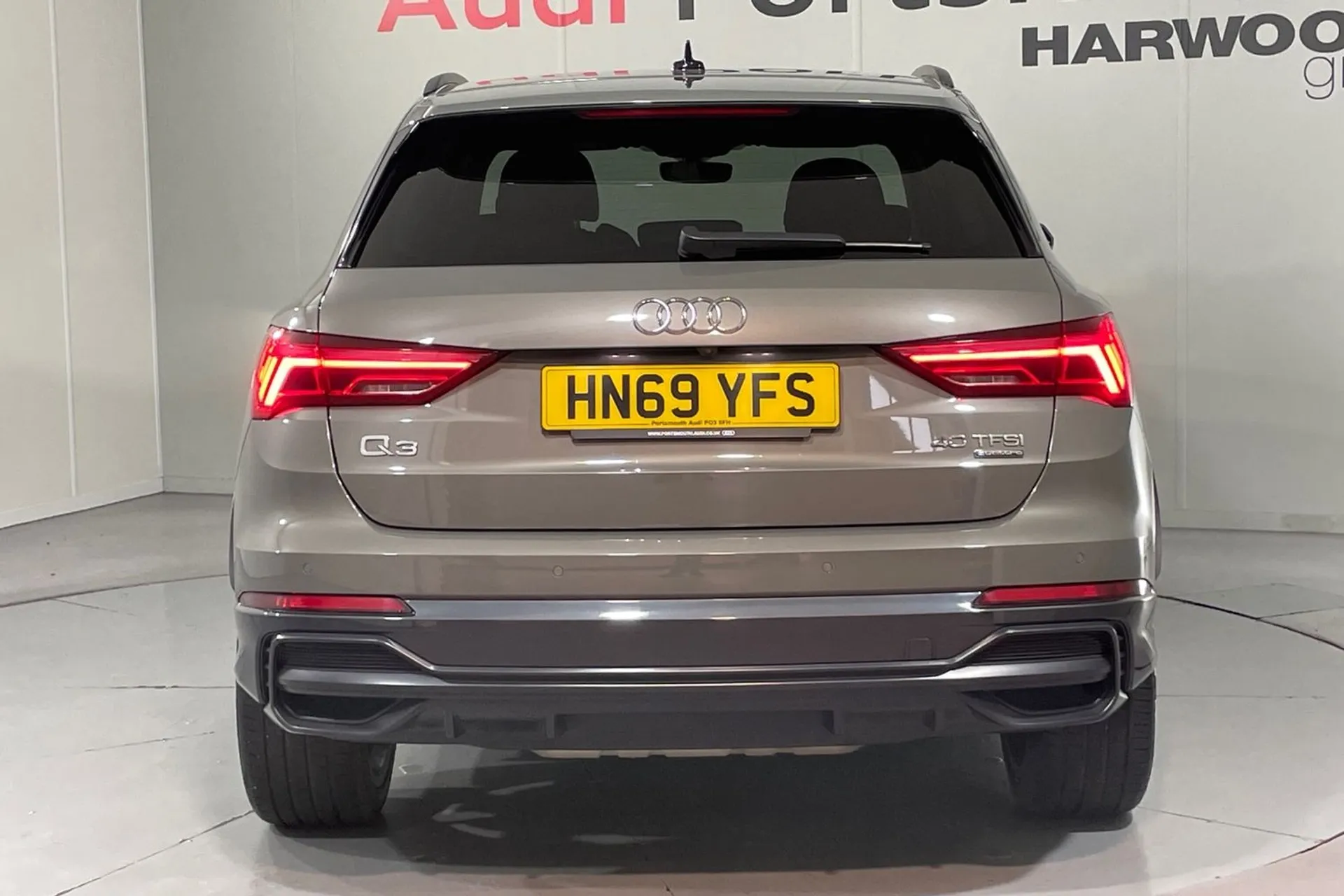 Audi Q3 thumbnail image number 6