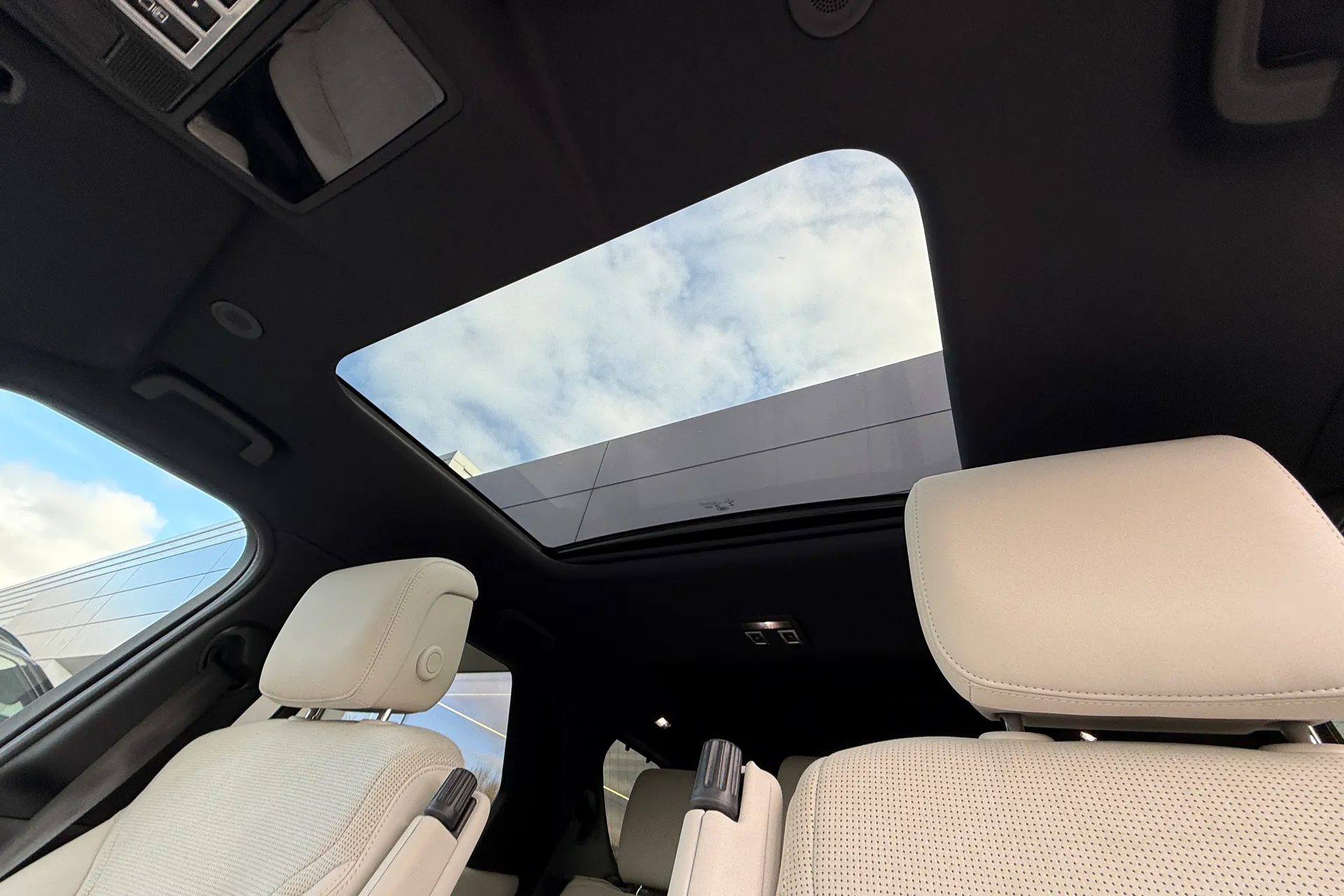 LAND ROVER DISCOVERY thumbnail image number 5