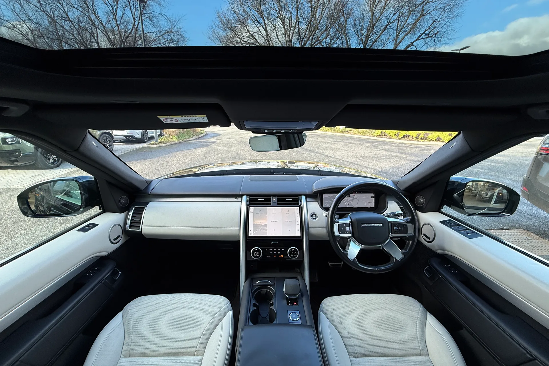 LAND ROVER DISCOVERY thumbnail image number 3