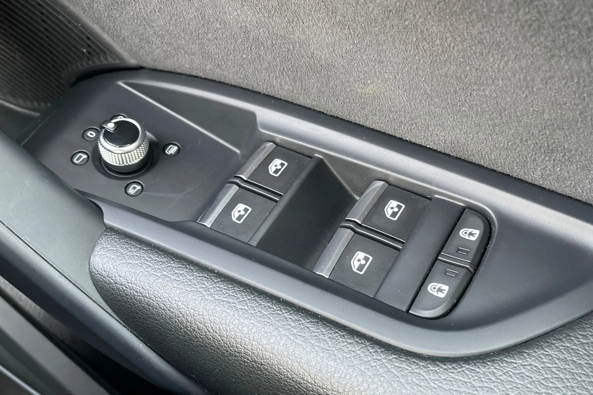 Audi Q5 thumbnail image number 18