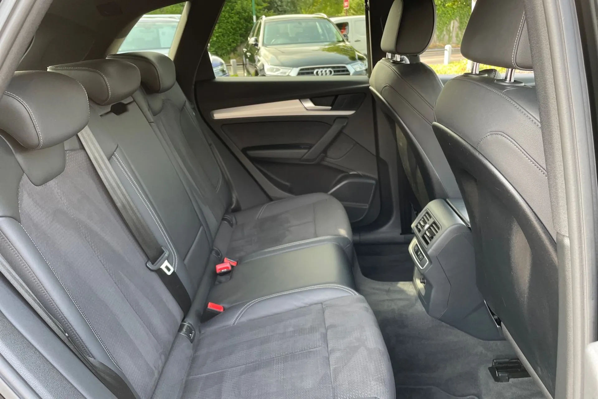 Audi Q5 thumbnail image number 40