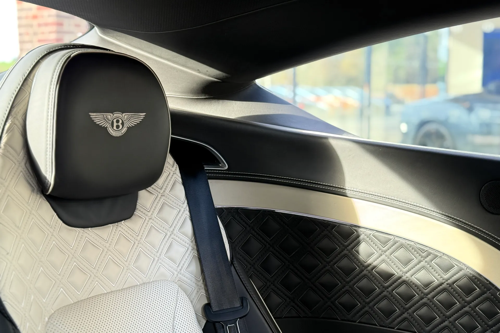 Bentley CONTINENTAL GT thumbnail image number 33