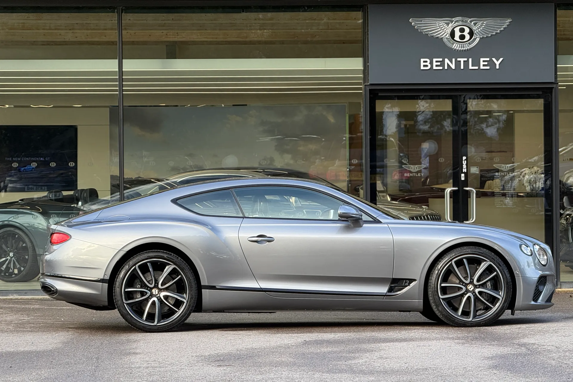 Bentley CONTINENTAL GT thumbnail image number 6
