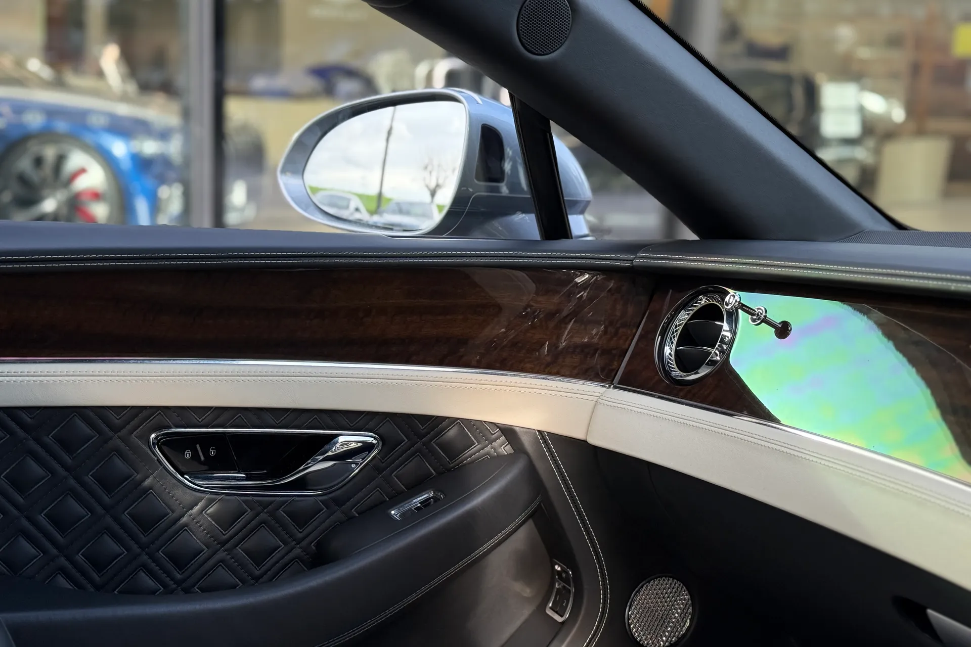 Bentley CONTINENTAL GT thumbnail image number 15