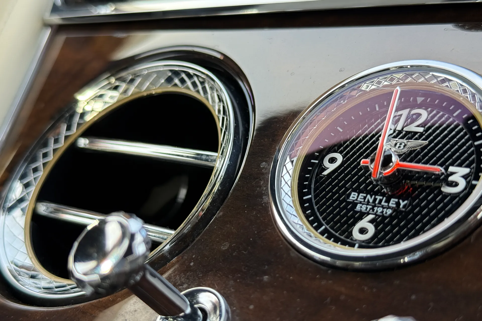 Bentley CONTINENTAL GT thumbnail image number 40