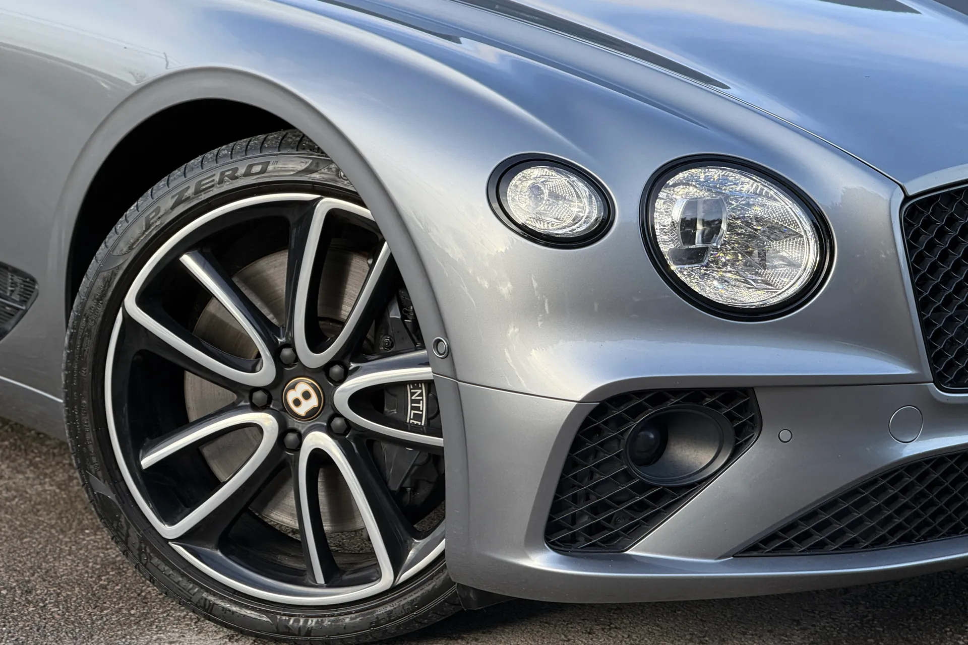 Bentley CONTINENTAL GT thumbnail image number 2