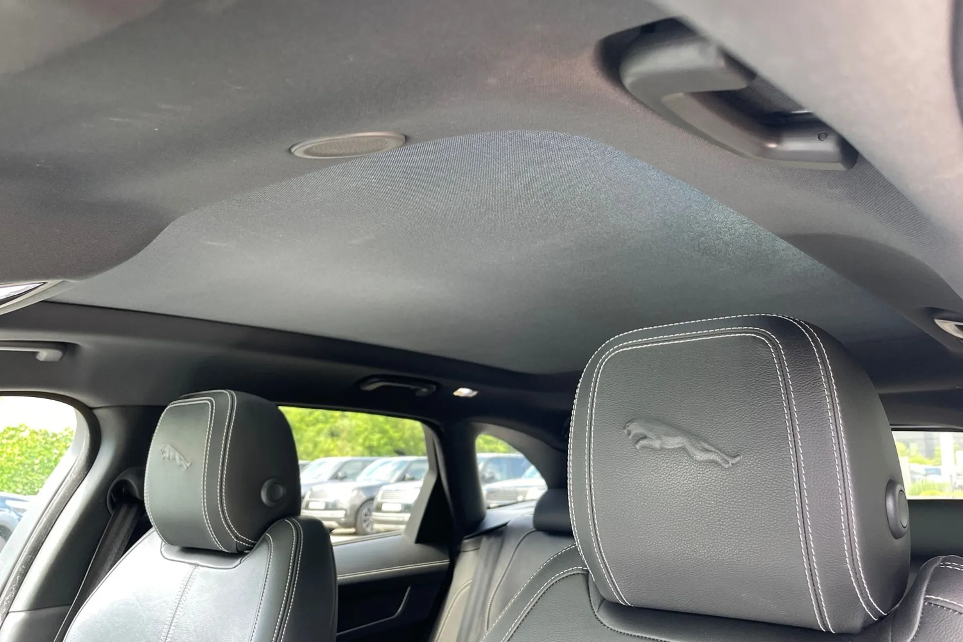 Jaguar F-PACE thumbnail image number 6