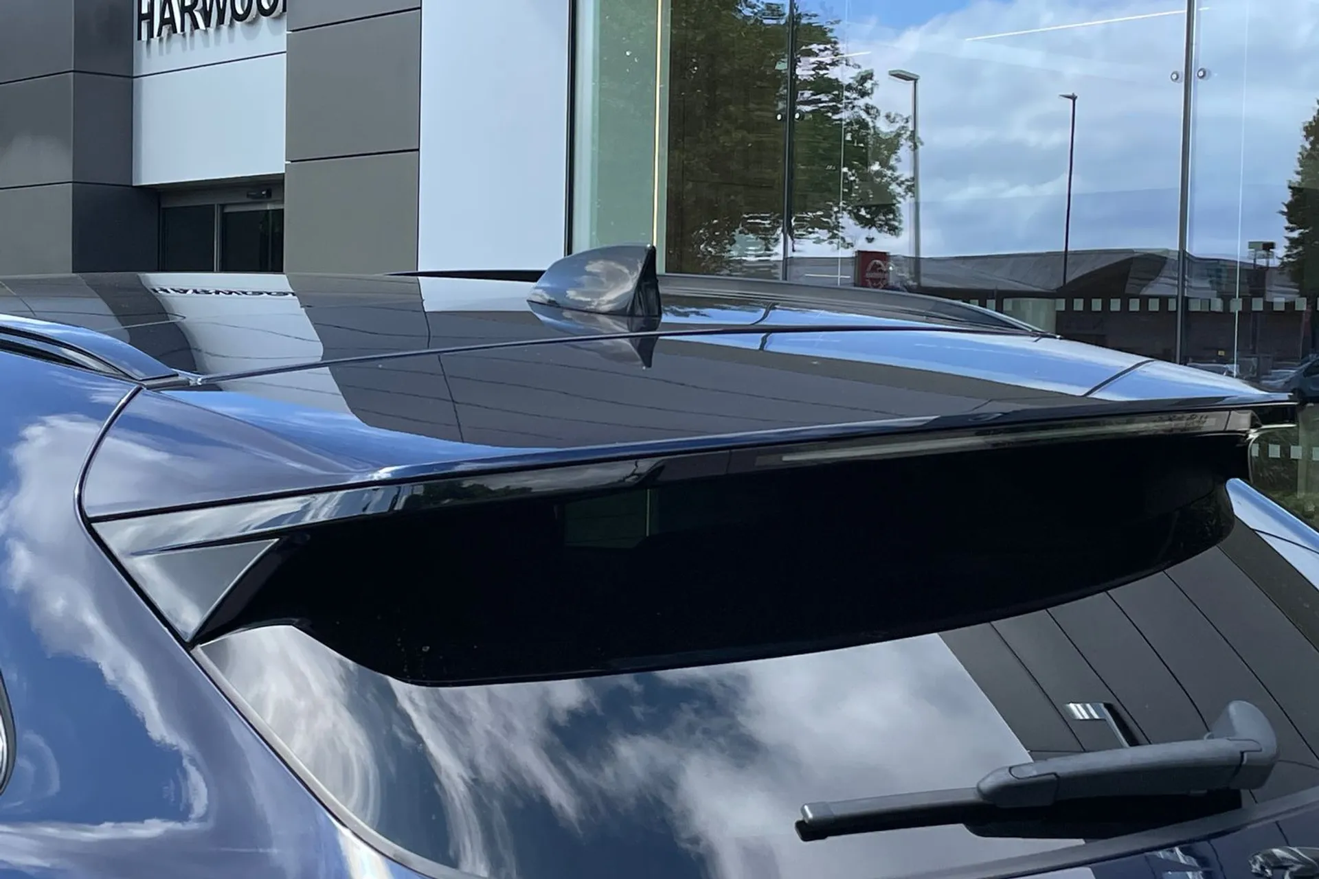 Jaguar F-PACE thumbnail image number 24