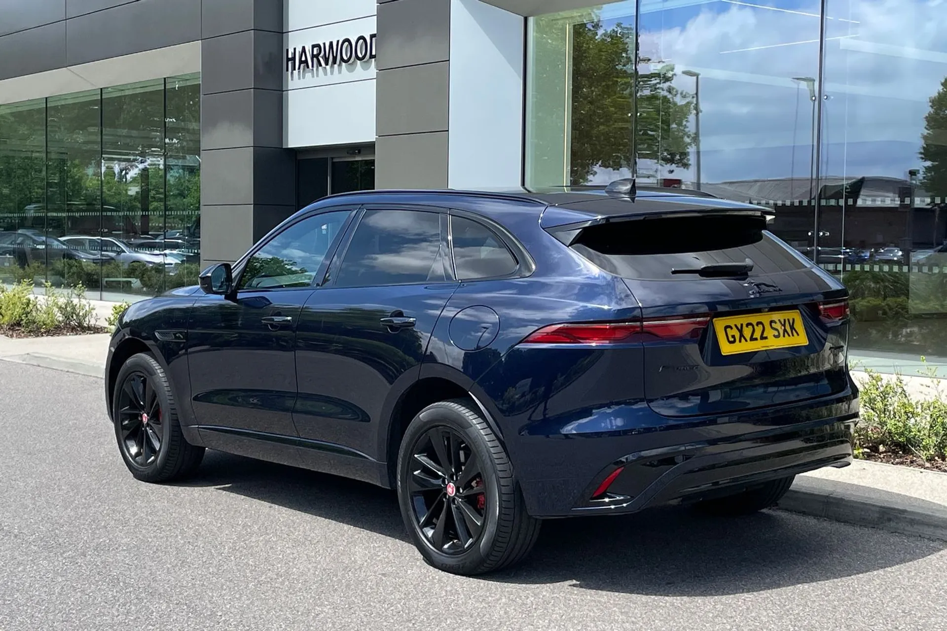Jaguar F-PACE thumbnail image number 13