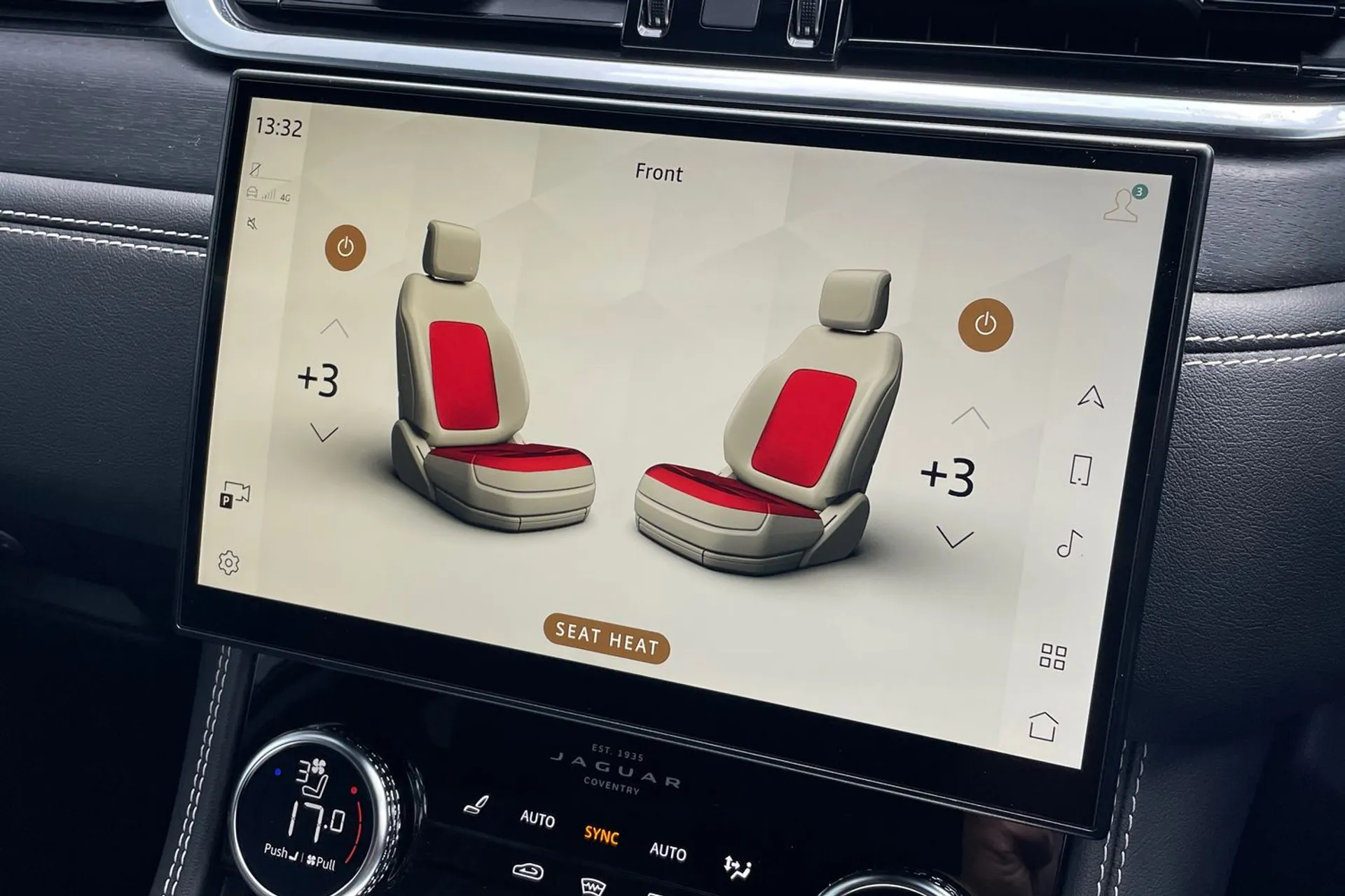 Jaguar F-PACE thumbnail image number 37