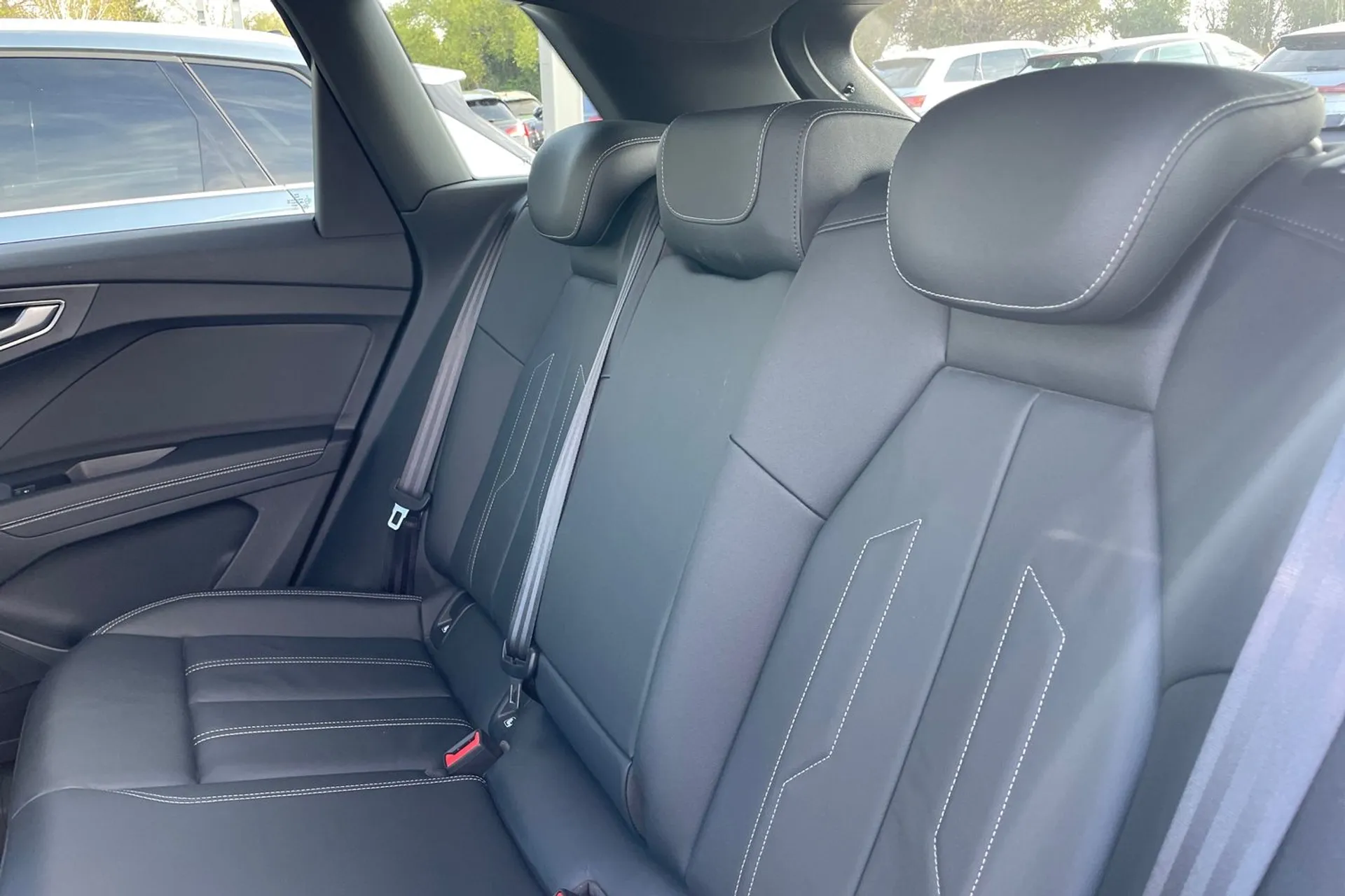 Audi Q4 thumbnail image number 30