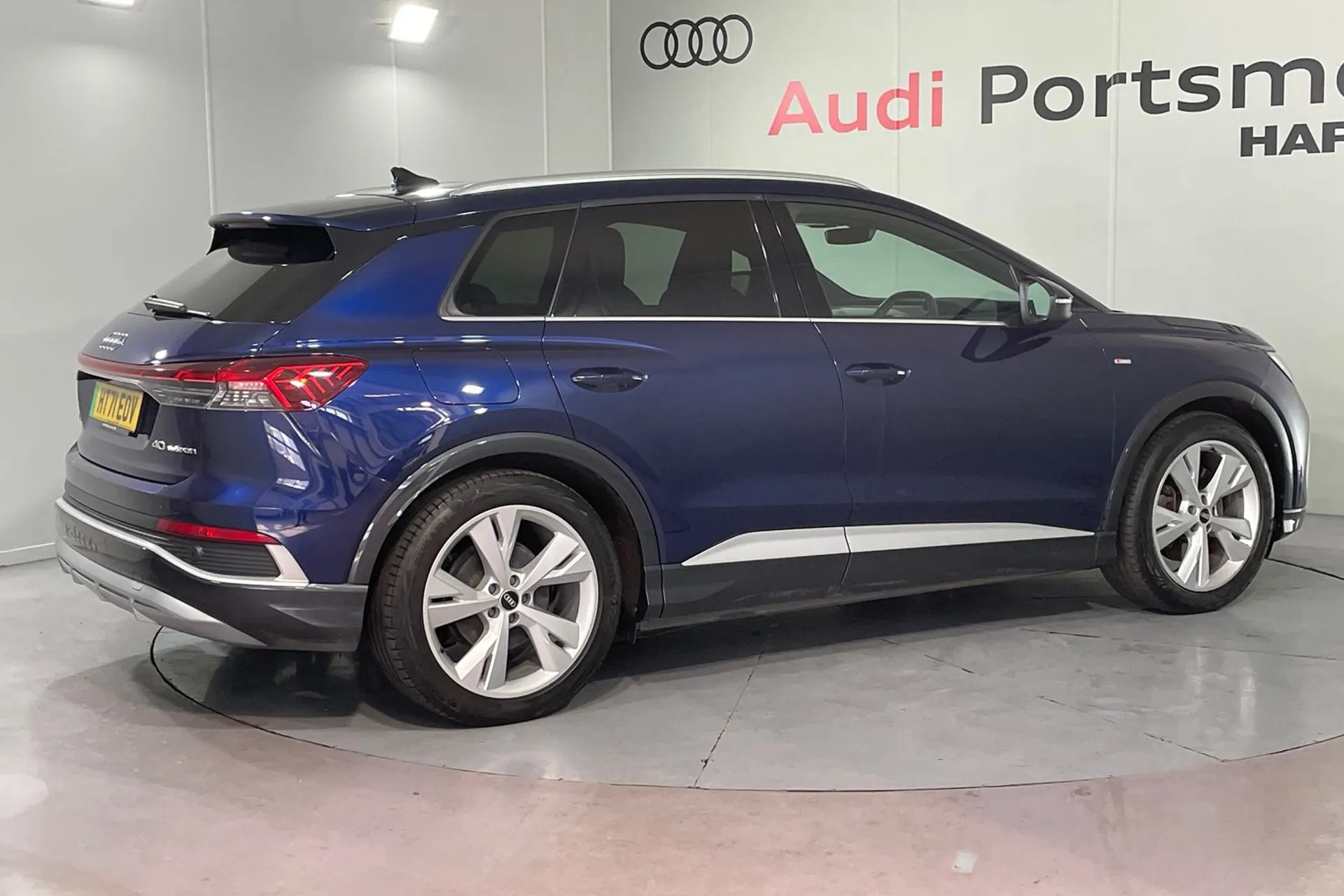 Audi Q4 thumbnail image number 10