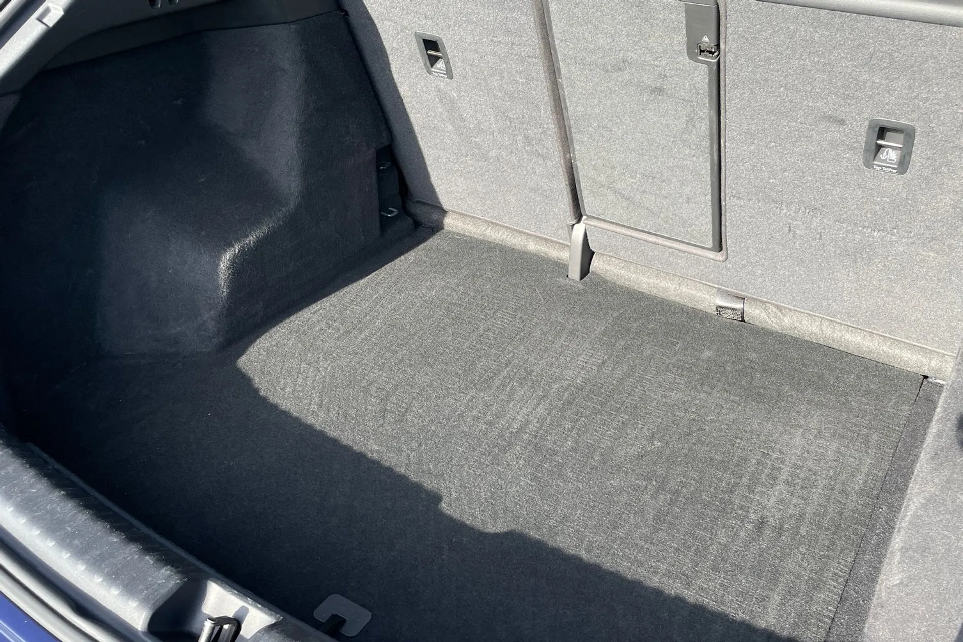 Audi Q4 thumbnail image number 18