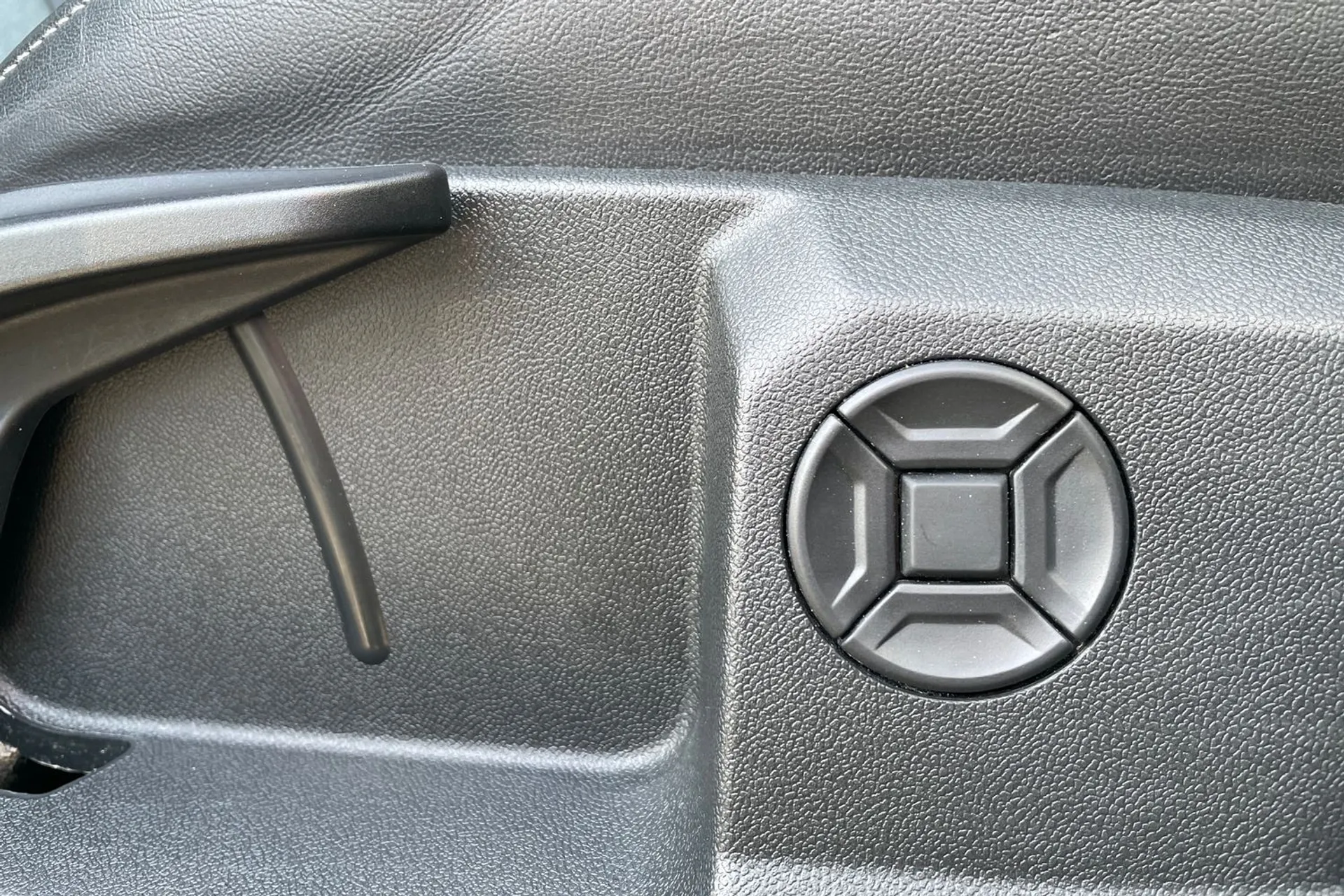 Audi Q4 thumbnail image number 20