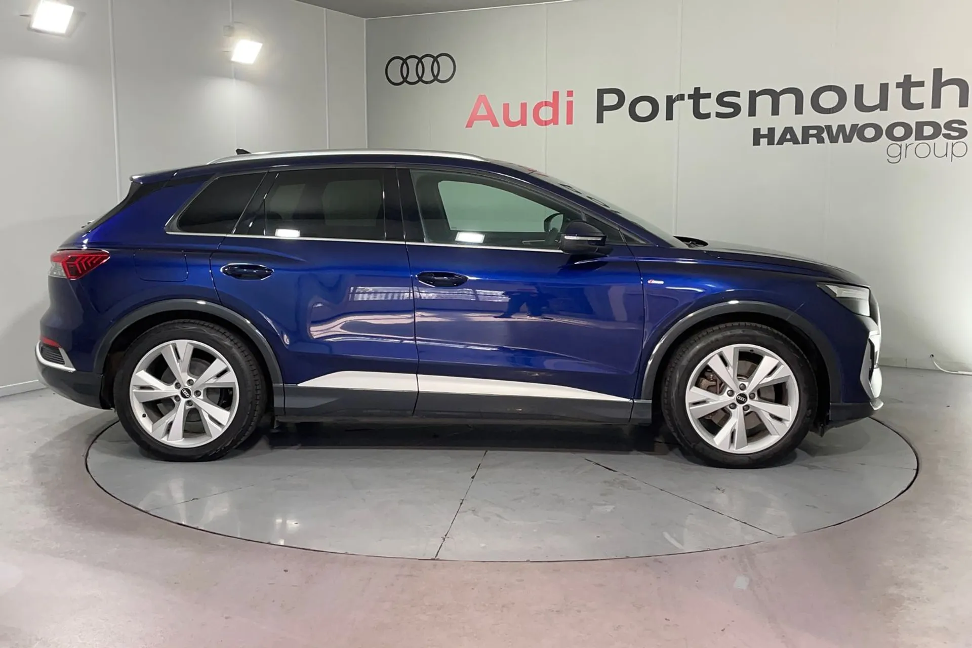 Audi Q4 thumbnail image number 2