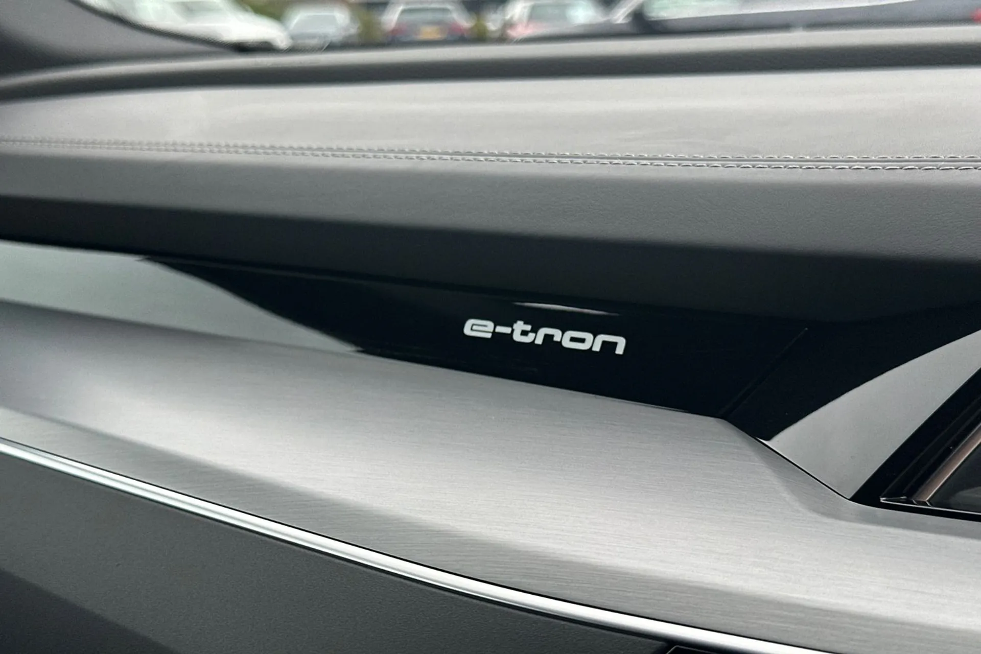 Audi e-tron thumbnail image number 15