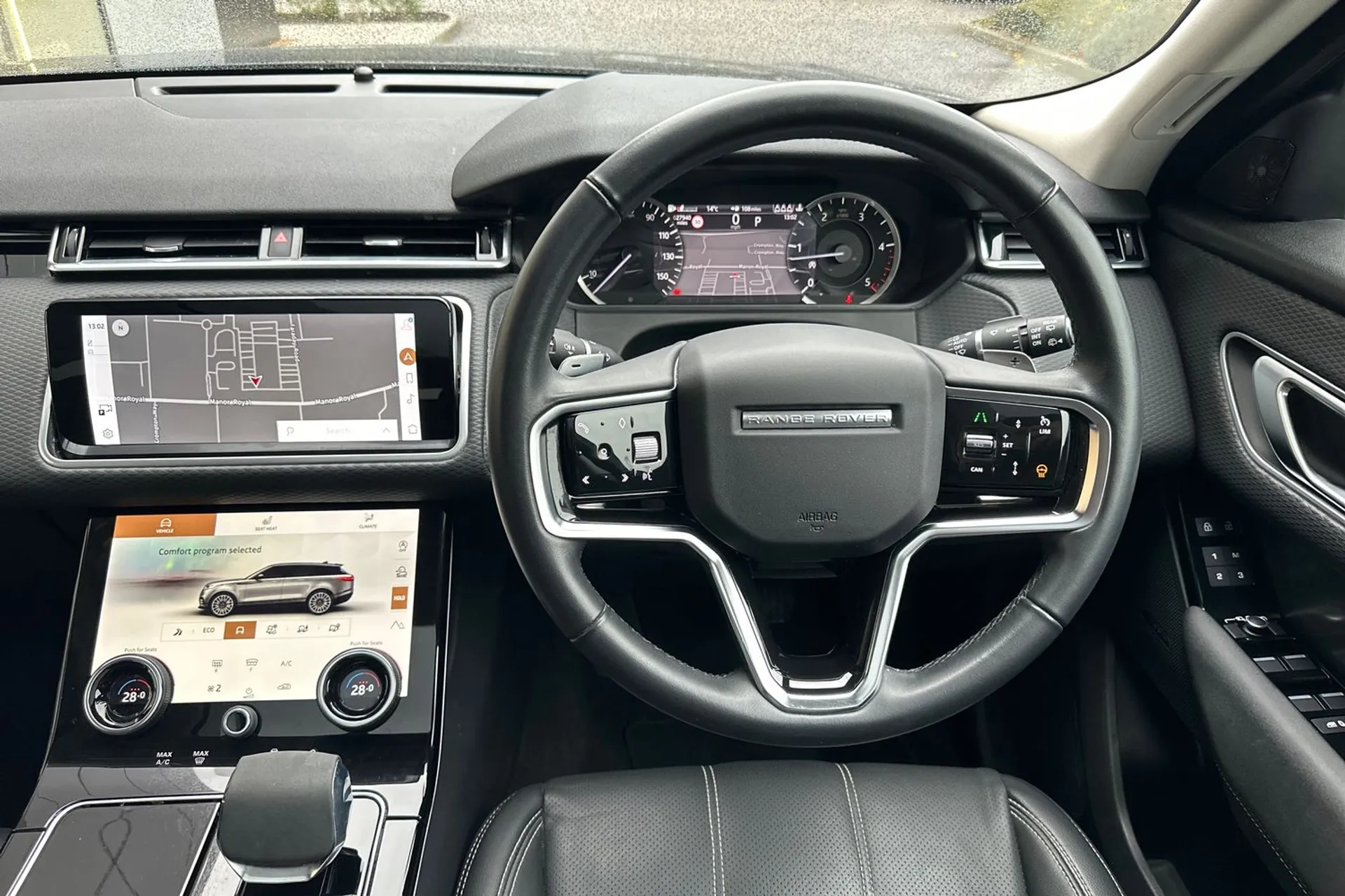 LAND ROVER RANGE ROVER VELAR thumbnail image number 26