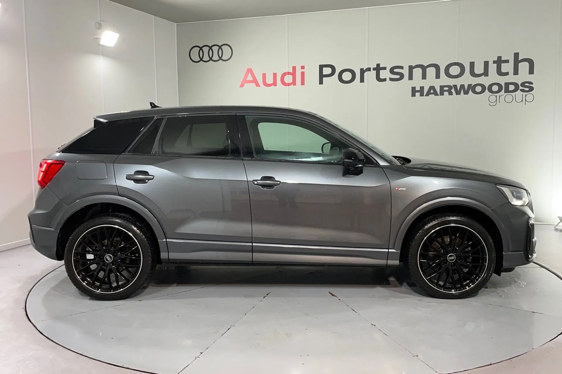 Audi Q2 thumbnail image number 2