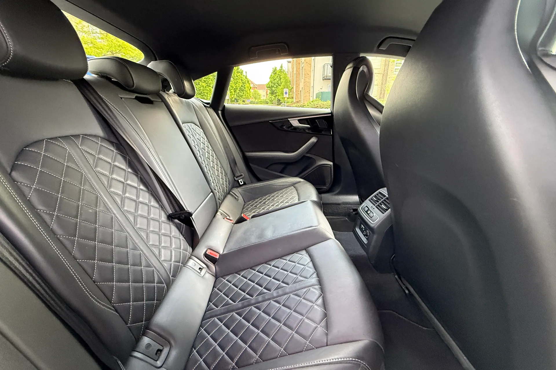 Audi A5 thumbnail image number 45