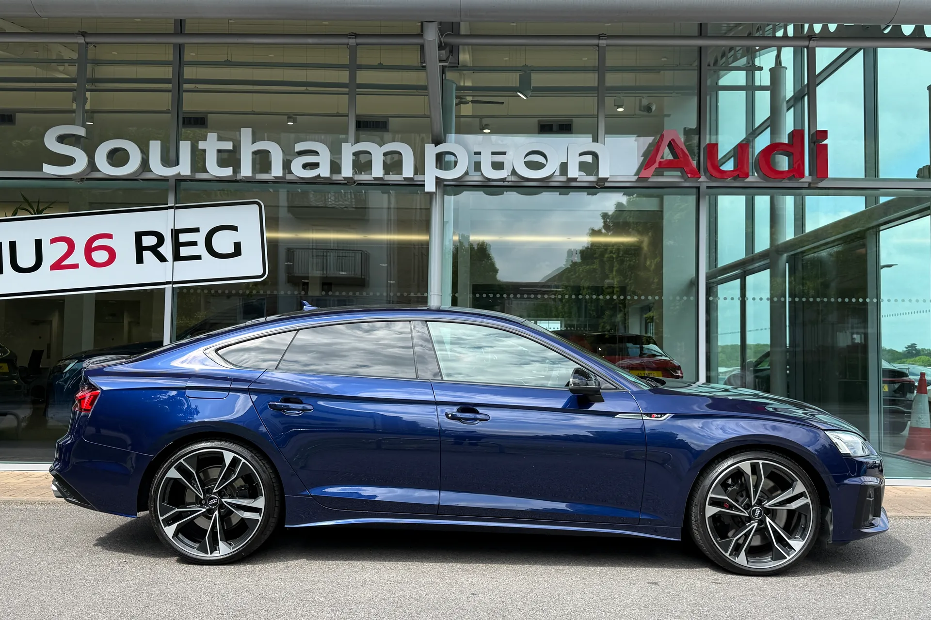 Audi A5 thumbnail image number 2