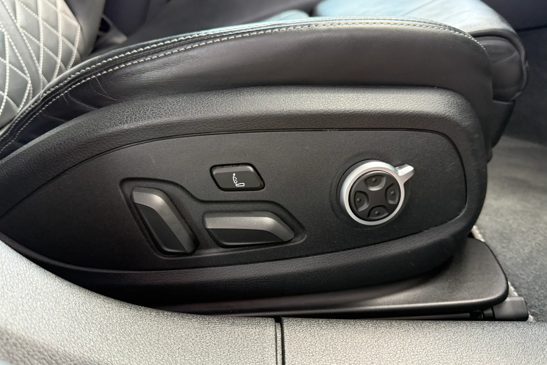 Audi A5 thumbnail image number 37