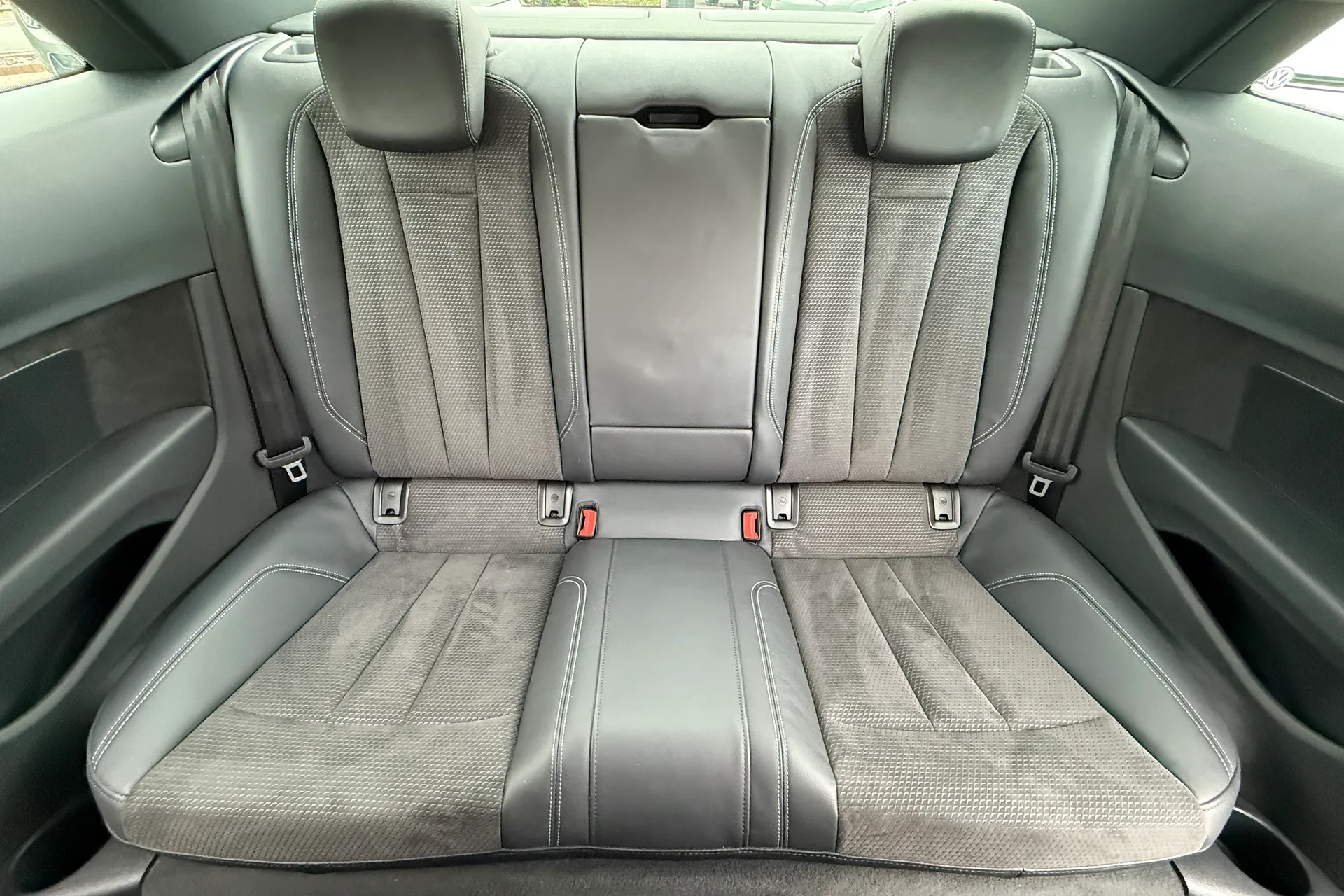 Audi A5 thumbnail image number 36