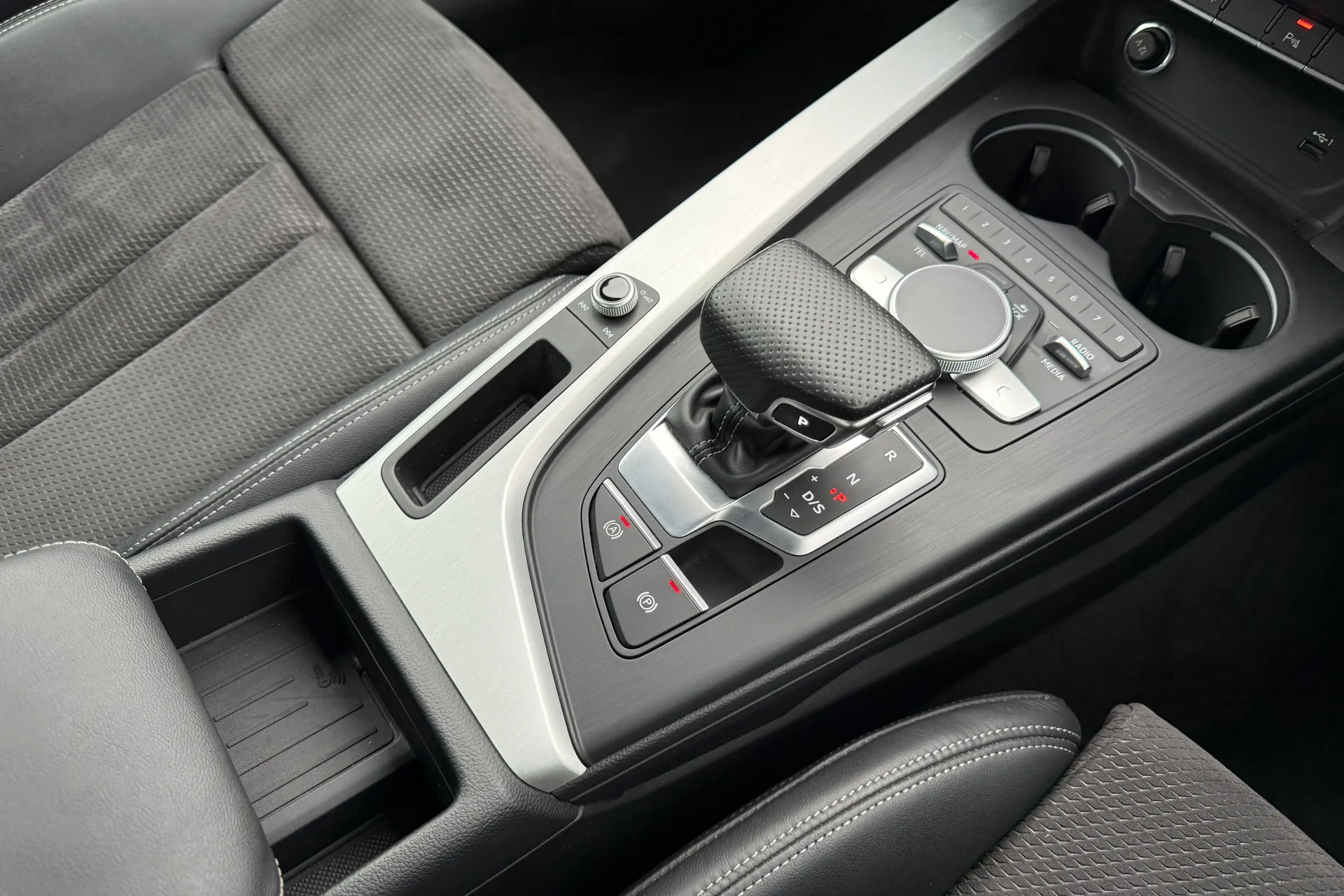 Audi A5 thumbnail image number 38