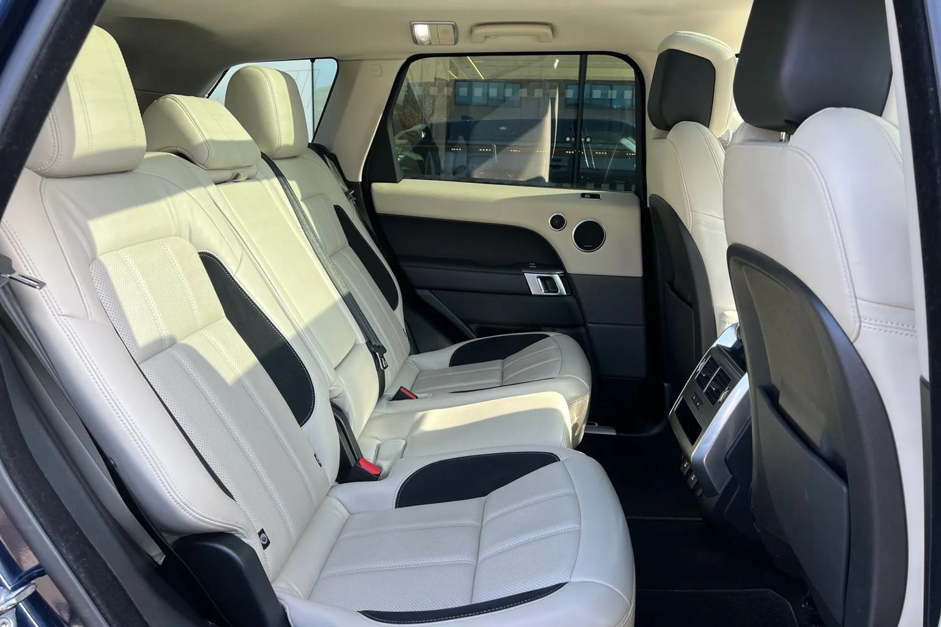 LAND ROVER RANGE ROVER SPORT thumbnail image number 31