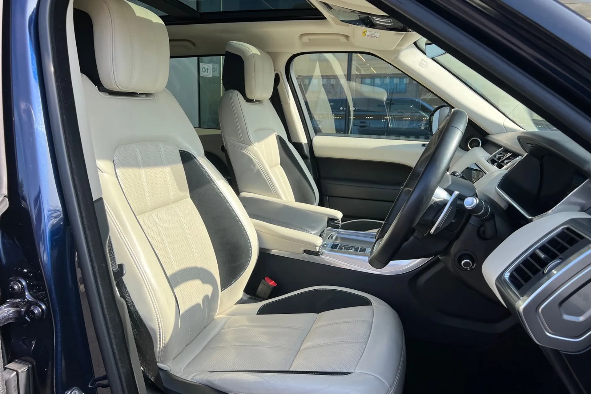 LAND ROVER RANGE ROVER SPORT thumbnail image number 36