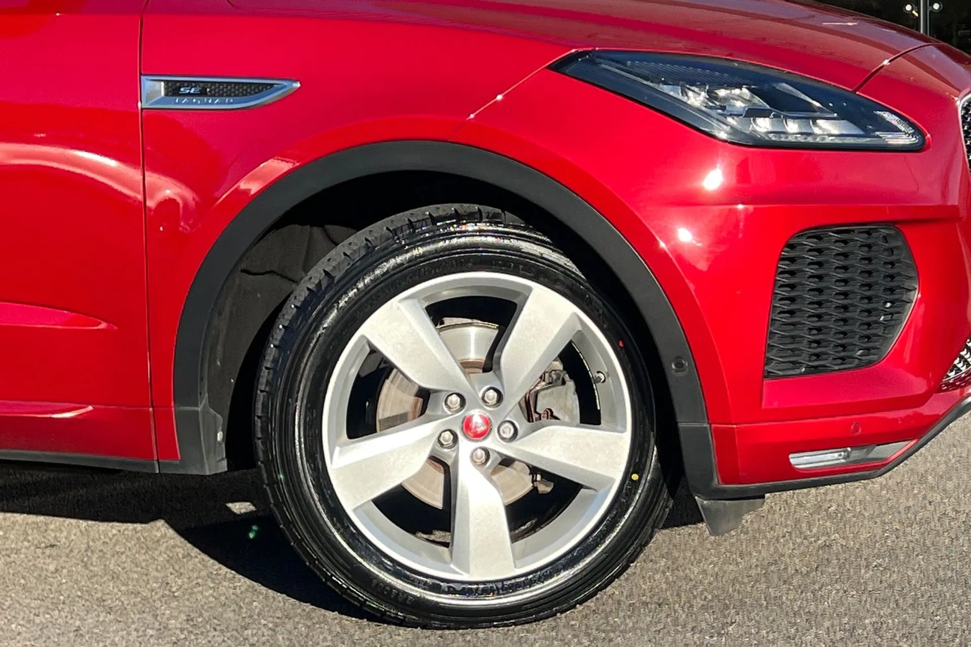 Jaguar E-PACE thumbnail image number 8