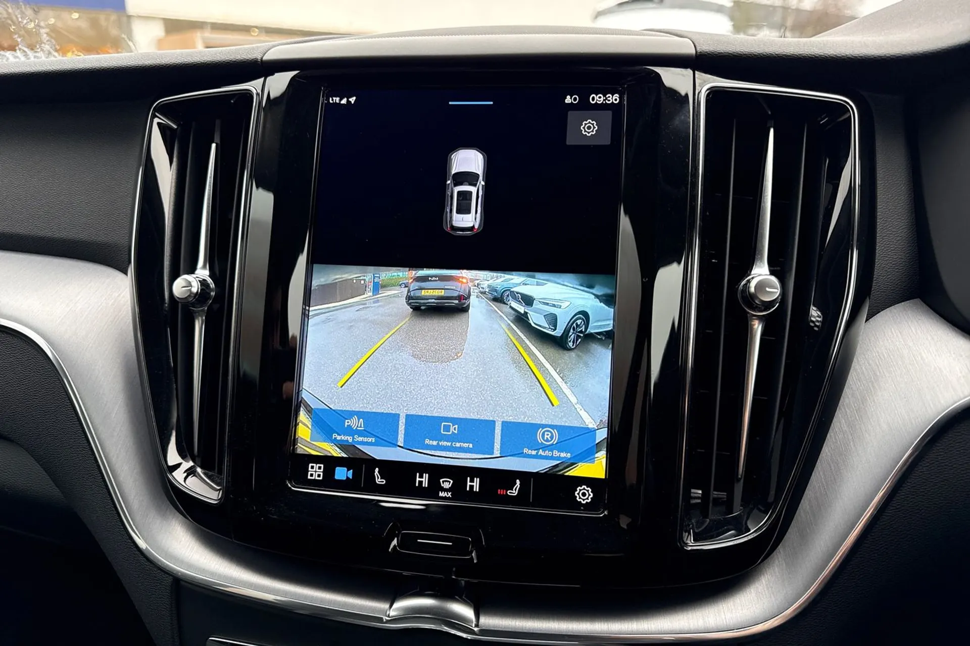 Volvo XC60 thumbnail image number 4