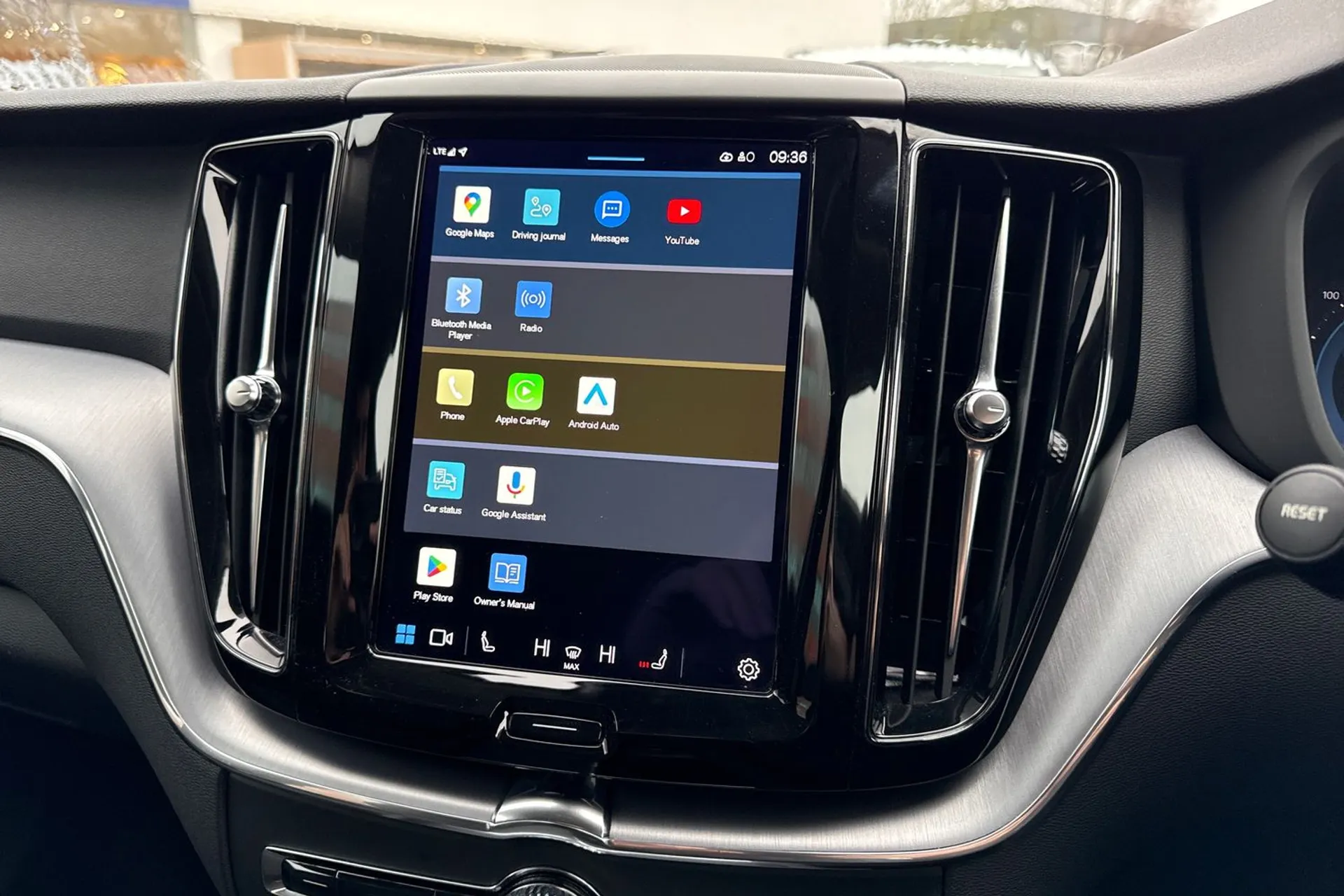 Volvo XC60 thumbnail image number 40