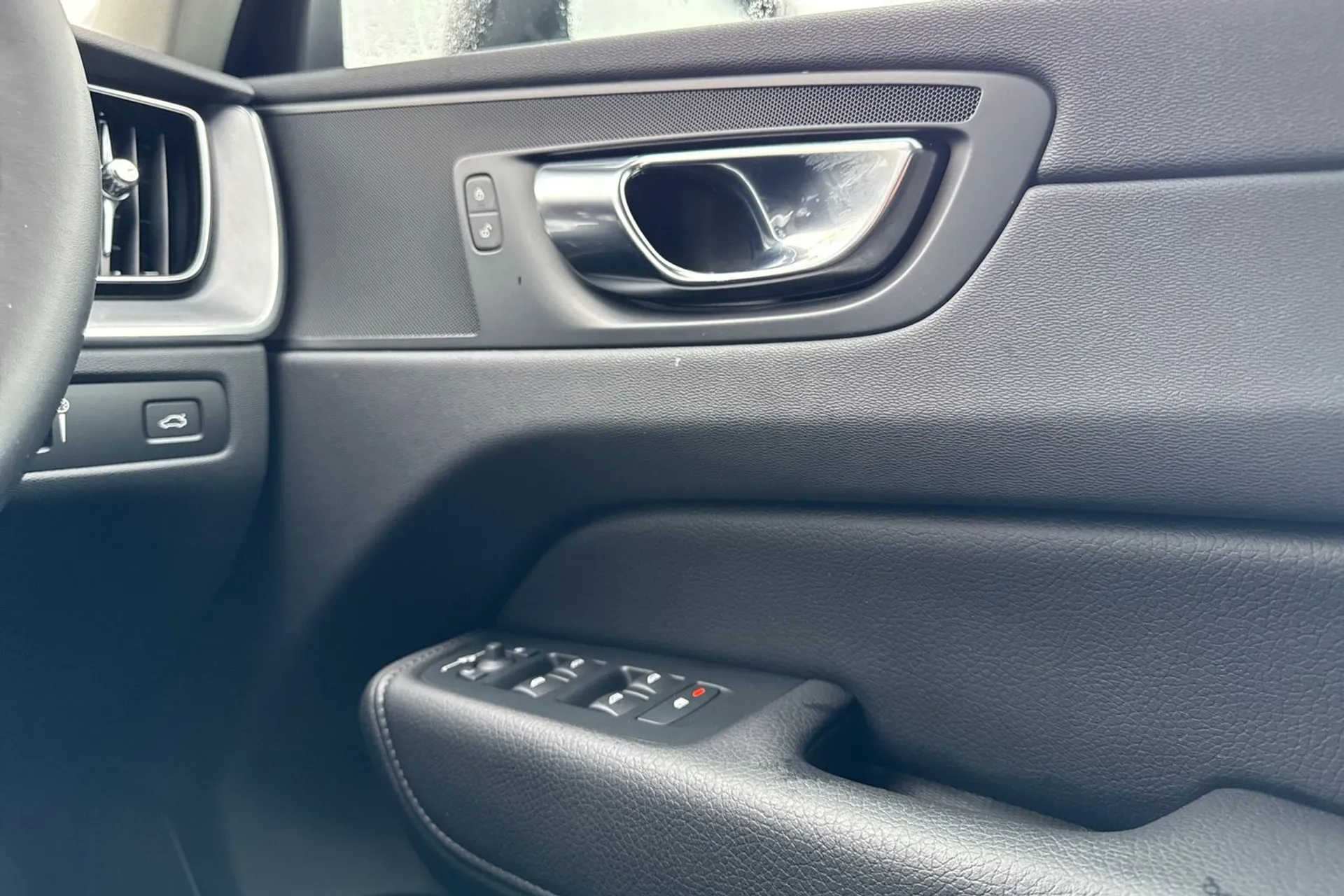 Volvo XC60 thumbnail image number 41