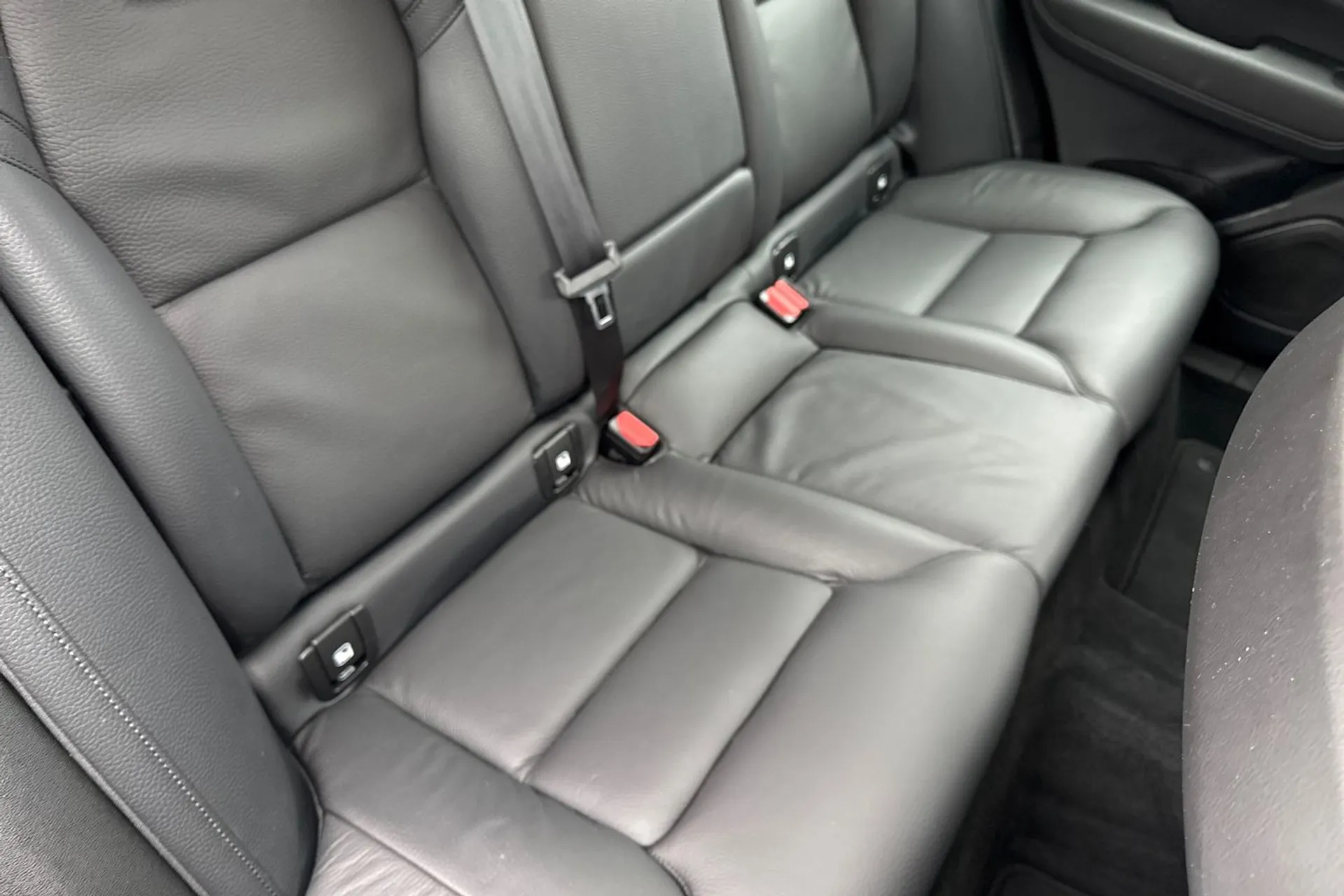 Volvo XC60 thumbnail image number 25