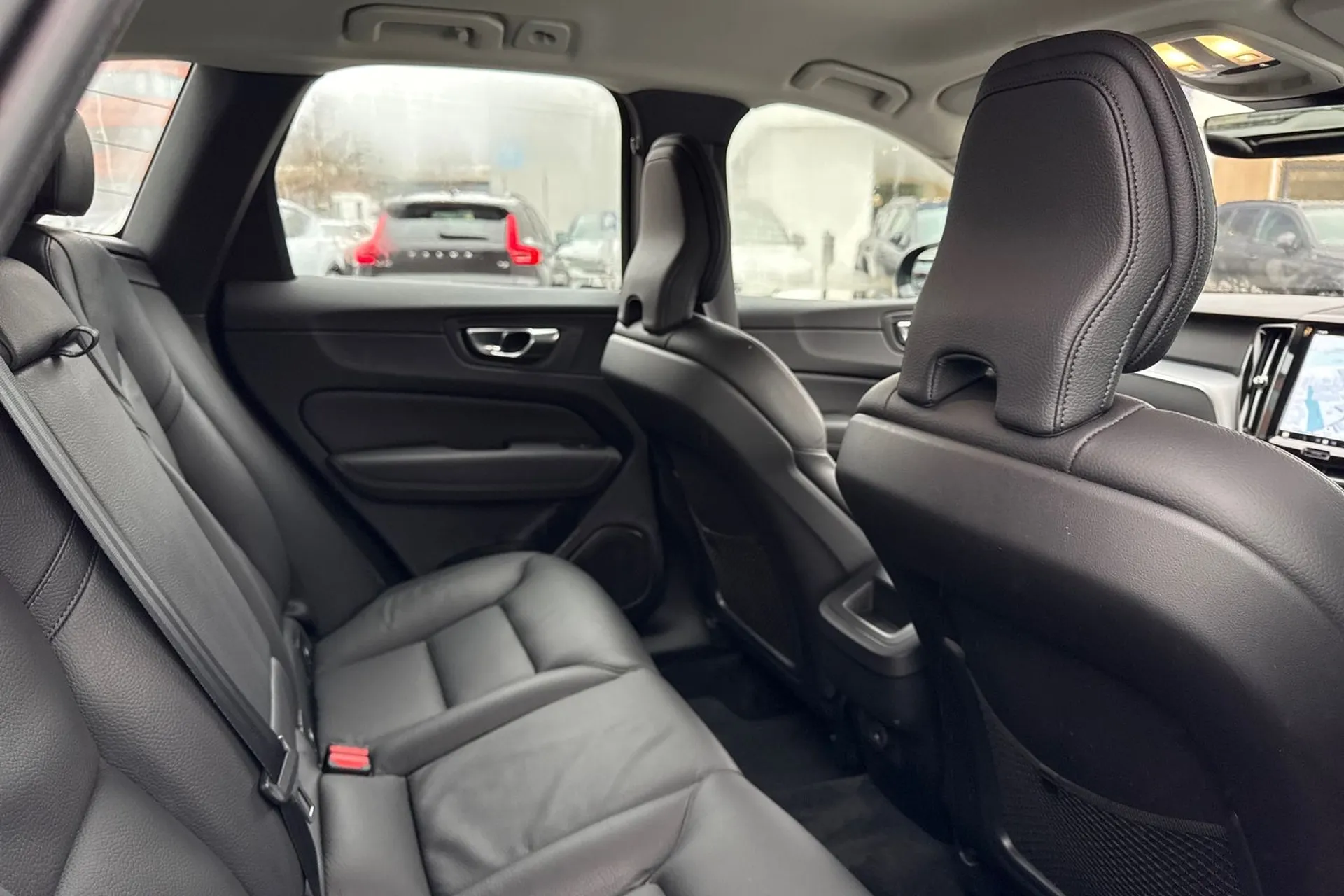 Volvo XC60 thumbnail image number 23