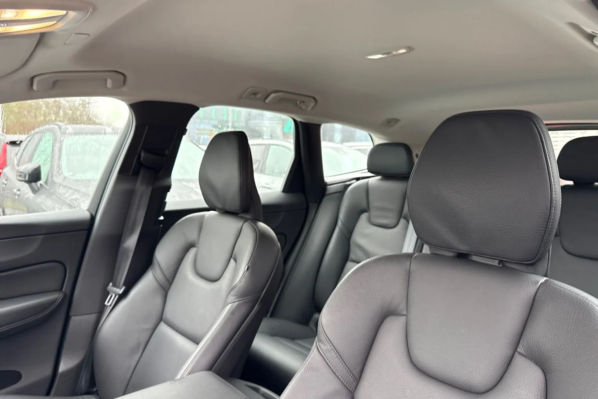 Volvo XC60 thumbnail image number 29