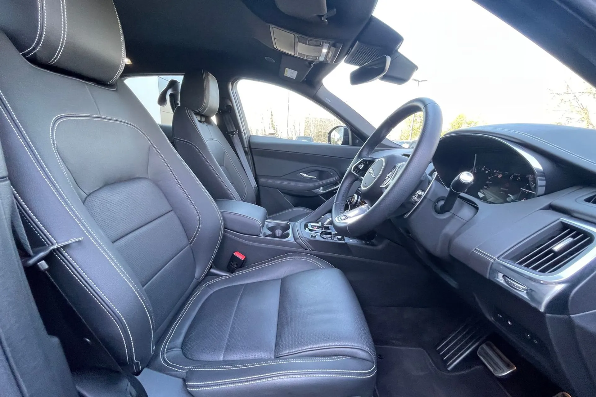 Jaguar E-PACE thumbnail image number 9