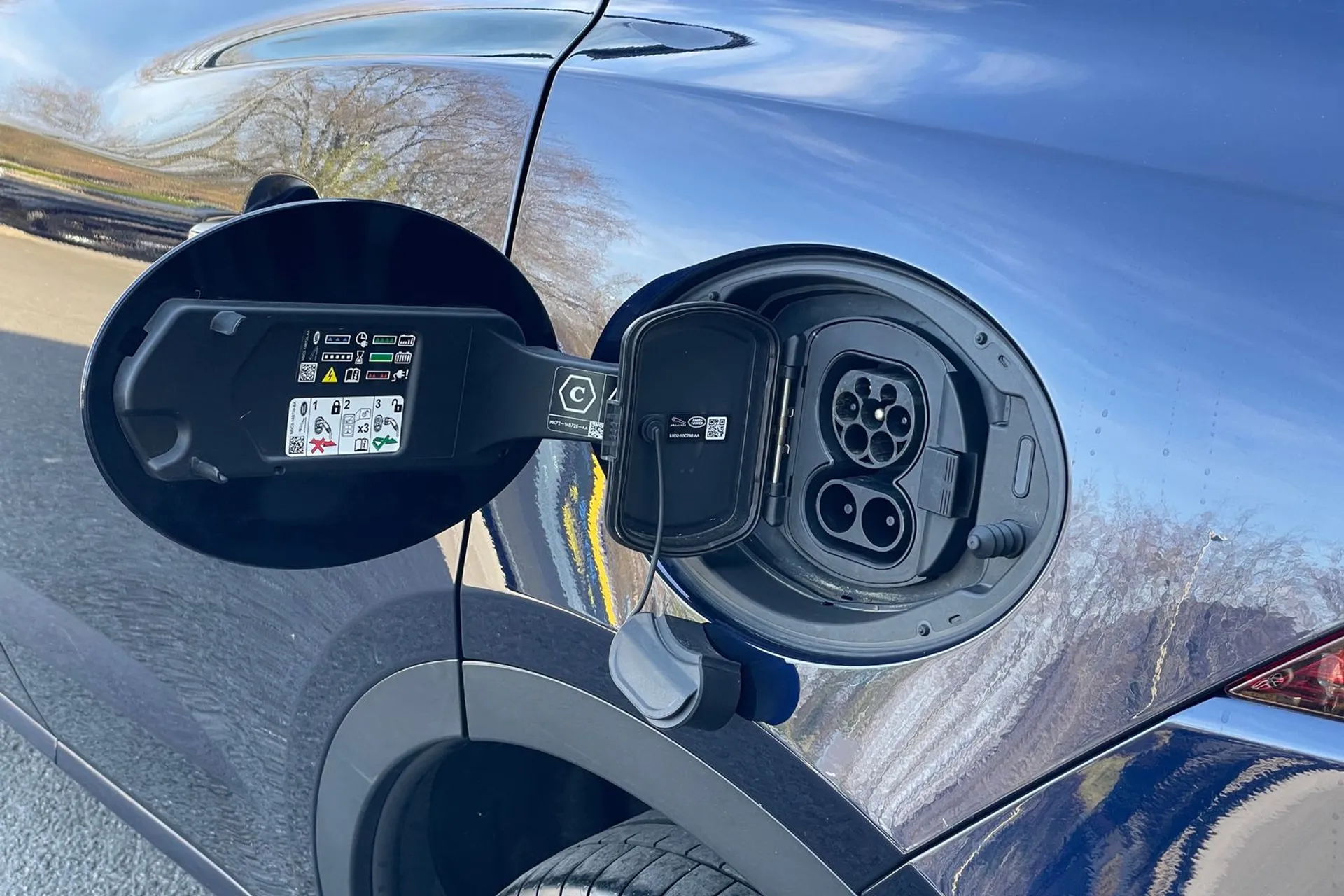 Jaguar E-PACE thumbnail image number 36