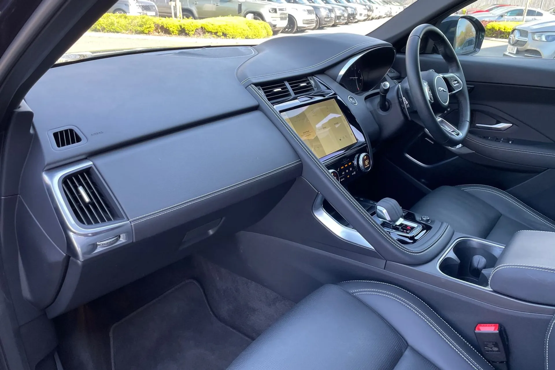 Jaguar E-PACE thumbnail image number 46