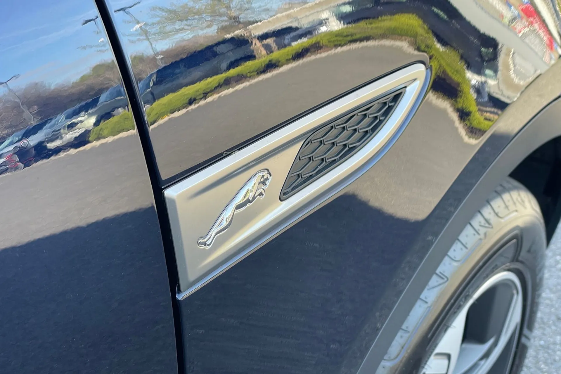 Jaguar E-PACE thumbnail image number 58