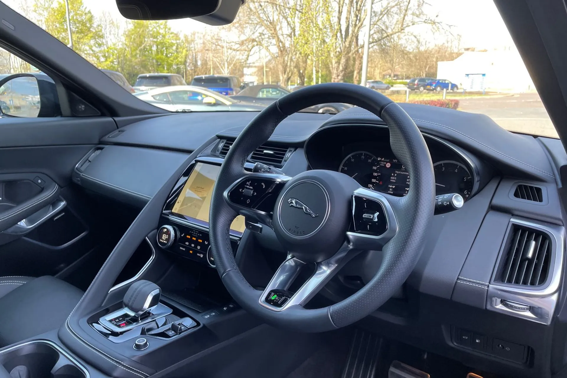 Jaguar E-PACE thumbnail image number 30